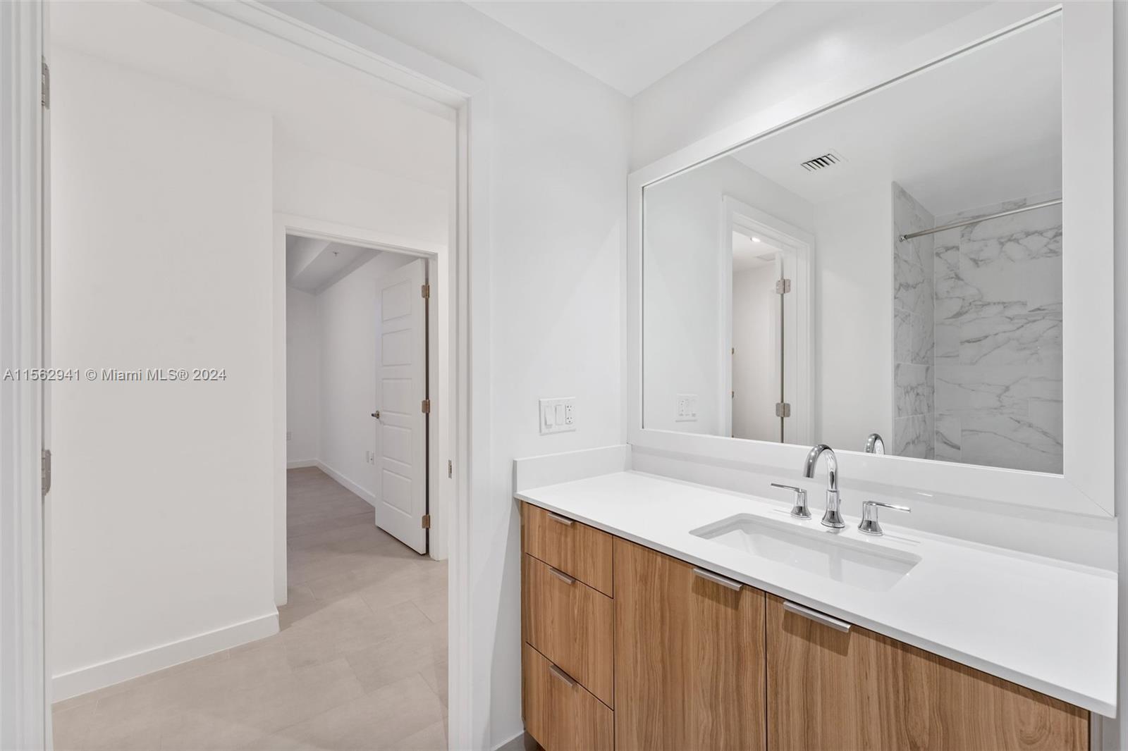 2150 N Bayshore Dr 0901, Miami, Florida 33137, 2 Bedrooms Bedrooms, ,2 BathroomsBathrooms,Residentiallease,For Rent,2150 N Bayshore Dr 0901,A11562941