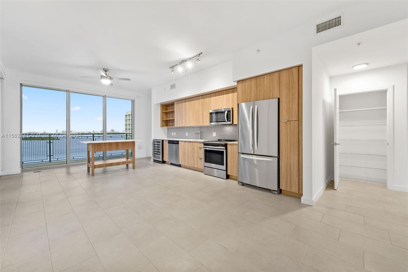 2150 N Bayshore Dr 0901, Miami, Florida 33137, 2 Bedrooms Bedrooms, ,2 BathroomsBathrooms,Residentiallease,For Rent,2150 N Bayshore Dr 0901,A11562941