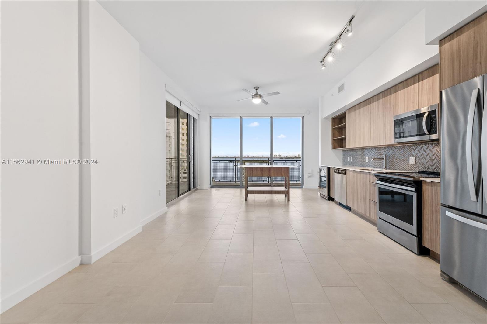 2150 N Bayshore Dr 0901, Miami, Florida 33137, 2 Bedrooms Bedrooms, ,2 BathroomsBathrooms,Residentiallease,For Rent,2150 N Bayshore Dr 0901,A11562941