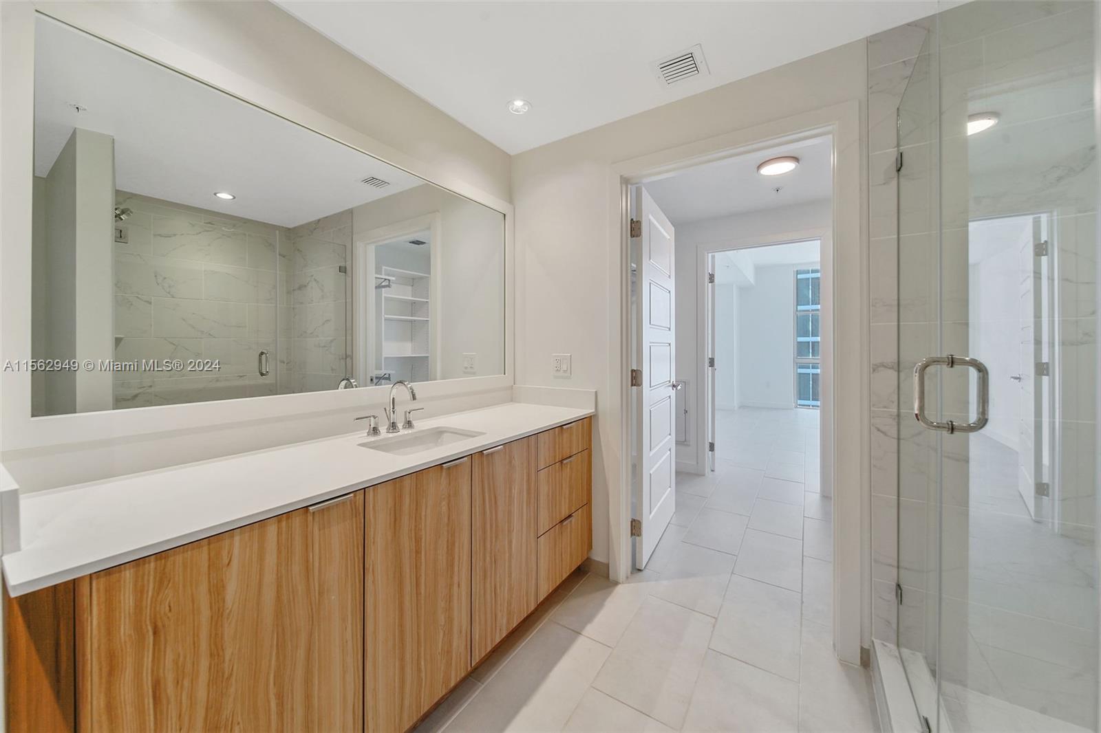 2150 N Bayshore Dr 1607, Miami, Florida 33137, 1 Bedroom Bedrooms, ,1 BathroomBathrooms,Residentiallease,For Rent,2150 N Bayshore Dr 1607,A11562949