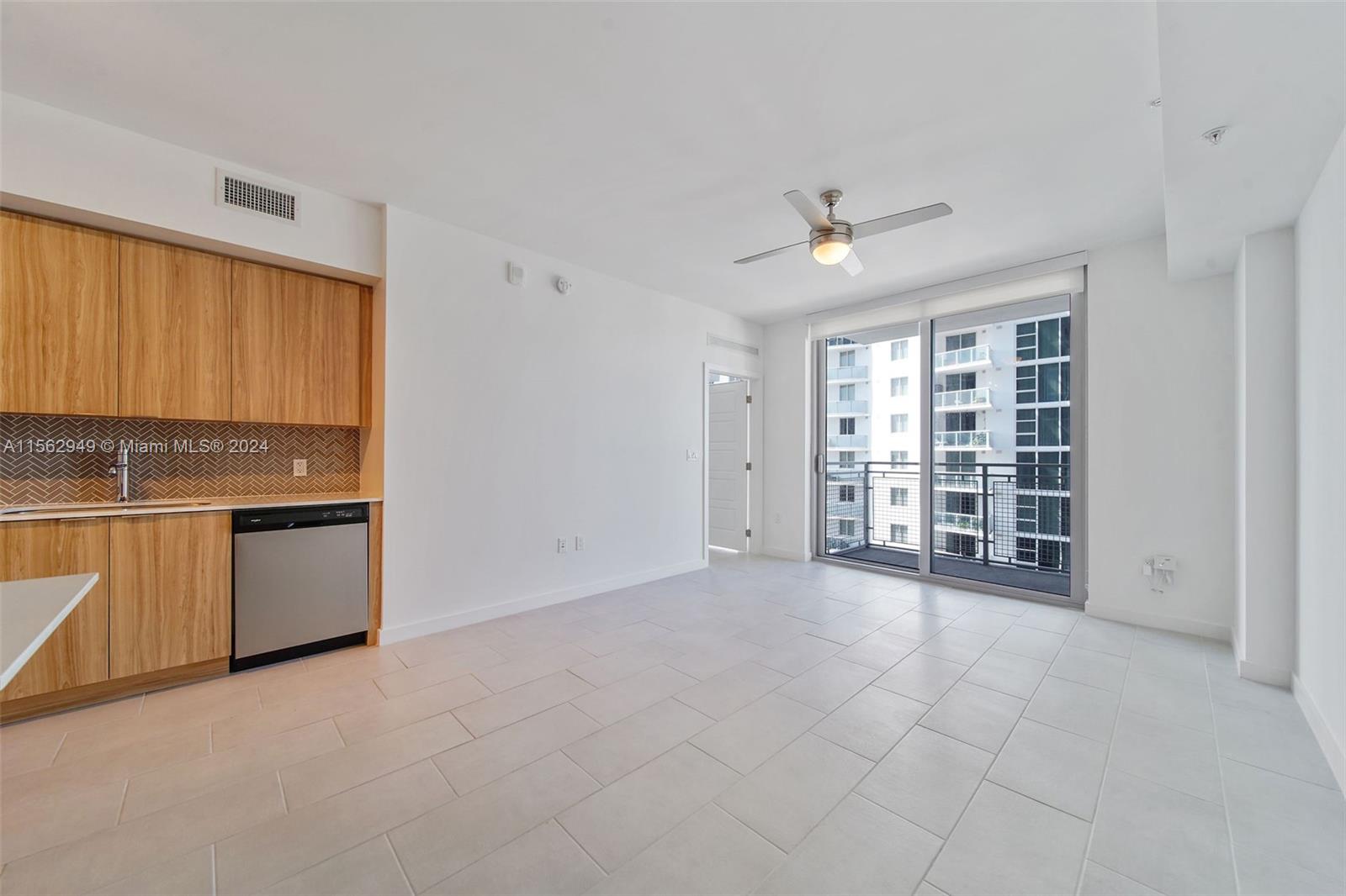 2150 N Bayshore Dr 1607, Miami, Florida 33137, 1 Bedroom Bedrooms, ,1 BathroomBathrooms,Residentiallease,For Rent,2150 N Bayshore Dr 1607,A11562949