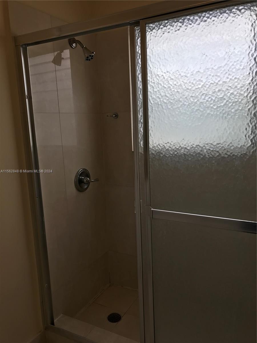 223 Calabria Ave 10, Coral Gables, Florida 33134, 1 Bedroom Bedrooms, ,1 BathroomBathrooms,Residentiallease,For Rent,223 Calabria Ave 10,A11562848