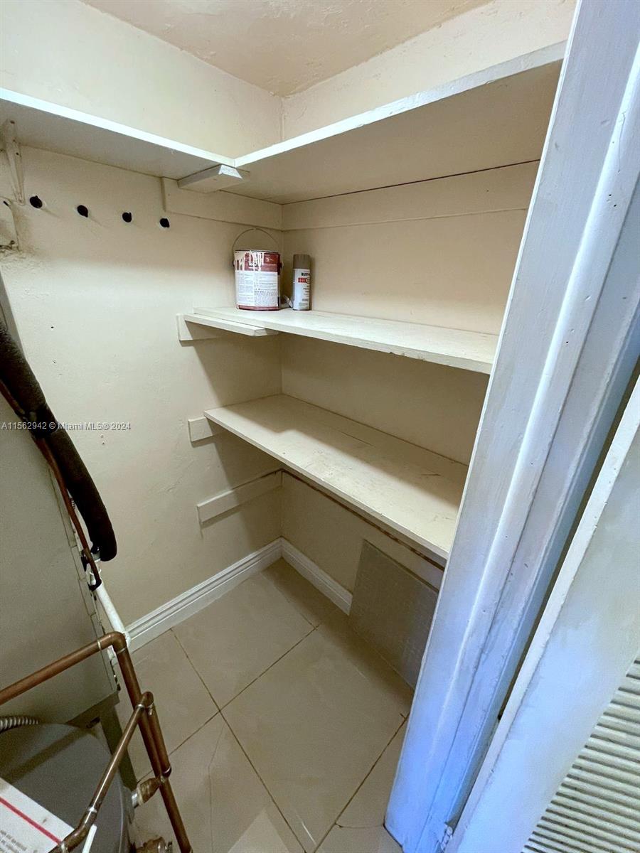 230 SW 11th Ave 12, Hallandale Beach, Florida 33009, 1 Bedroom Bedrooms, ,1 BathroomBathrooms,Residentiallease,For Rent,230 SW 11th Ave 12,A11562942