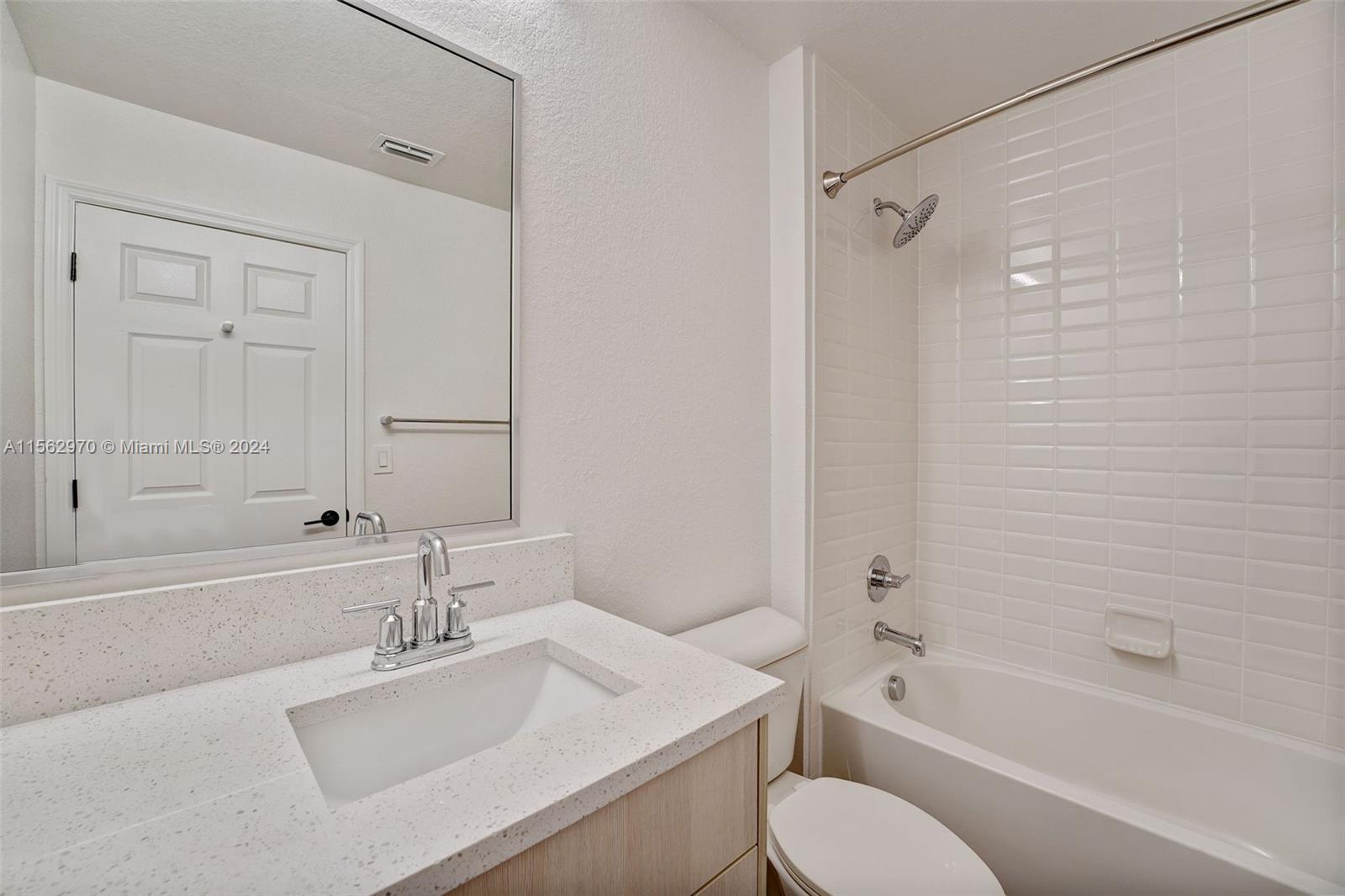 10170 SW 7th St 11-101, Pembroke Pines, Florida 33025, 2 Bedrooms Bedrooms, ,2 BathroomsBathrooms,Residentiallease,For Rent,10170 SW 7th St 11-101,A11562970