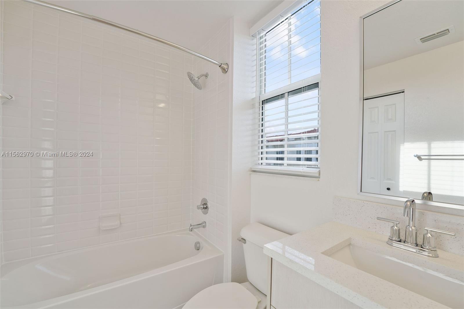 10170 SW 7th St 11-101, Pembroke Pines, Florida 33025, 2 Bedrooms Bedrooms, ,2 BathroomsBathrooms,Residentiallease,For Rent,10170 SW 7th St 11-101,A11562970