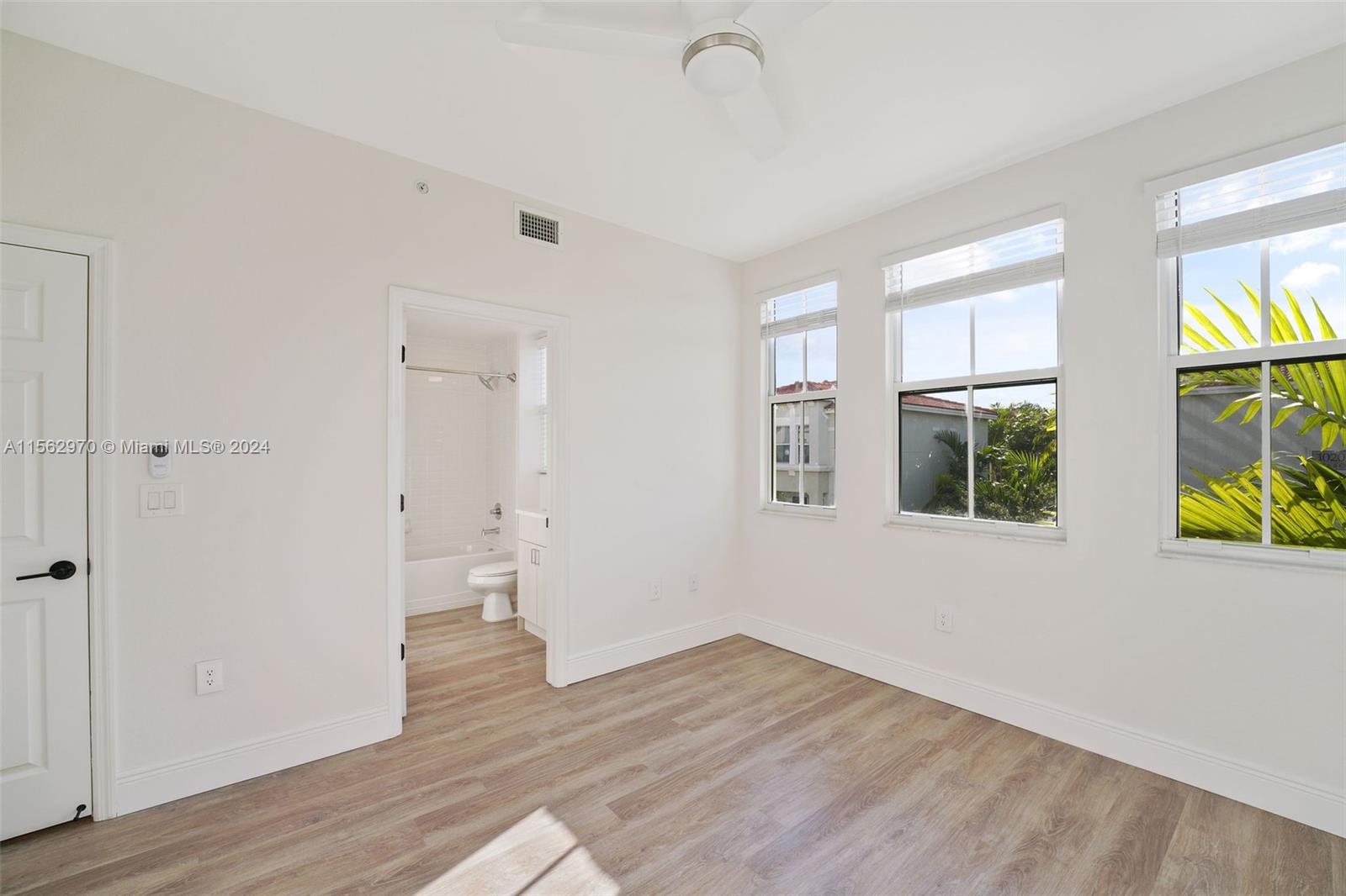 10170 SW 7th St 11-101, Pembroke Pines, Florida 33025, 2 Bedrooms Bedrooms, ,2 BathroomsBathrooms,Residentiallease,For Rent,10170 SW 7th St 11-101,A11562970