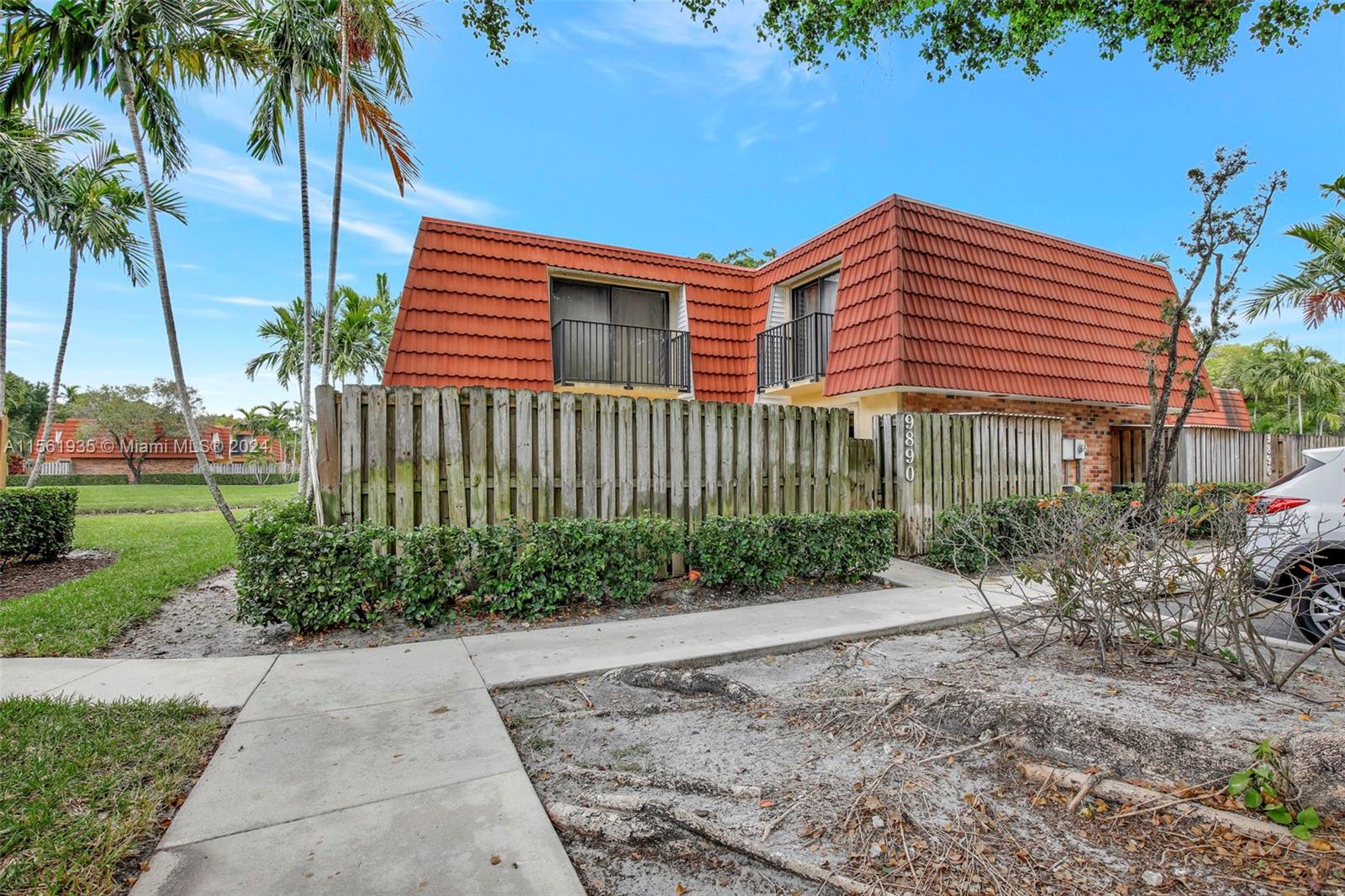 9890 NW 6th Pl, Plantation, Florida 33324, 2 Bedrooms Bedrooms, ,2 BathroomsBathrooms,Residential,For Sale,9890 NW 6th Pl,A11561935