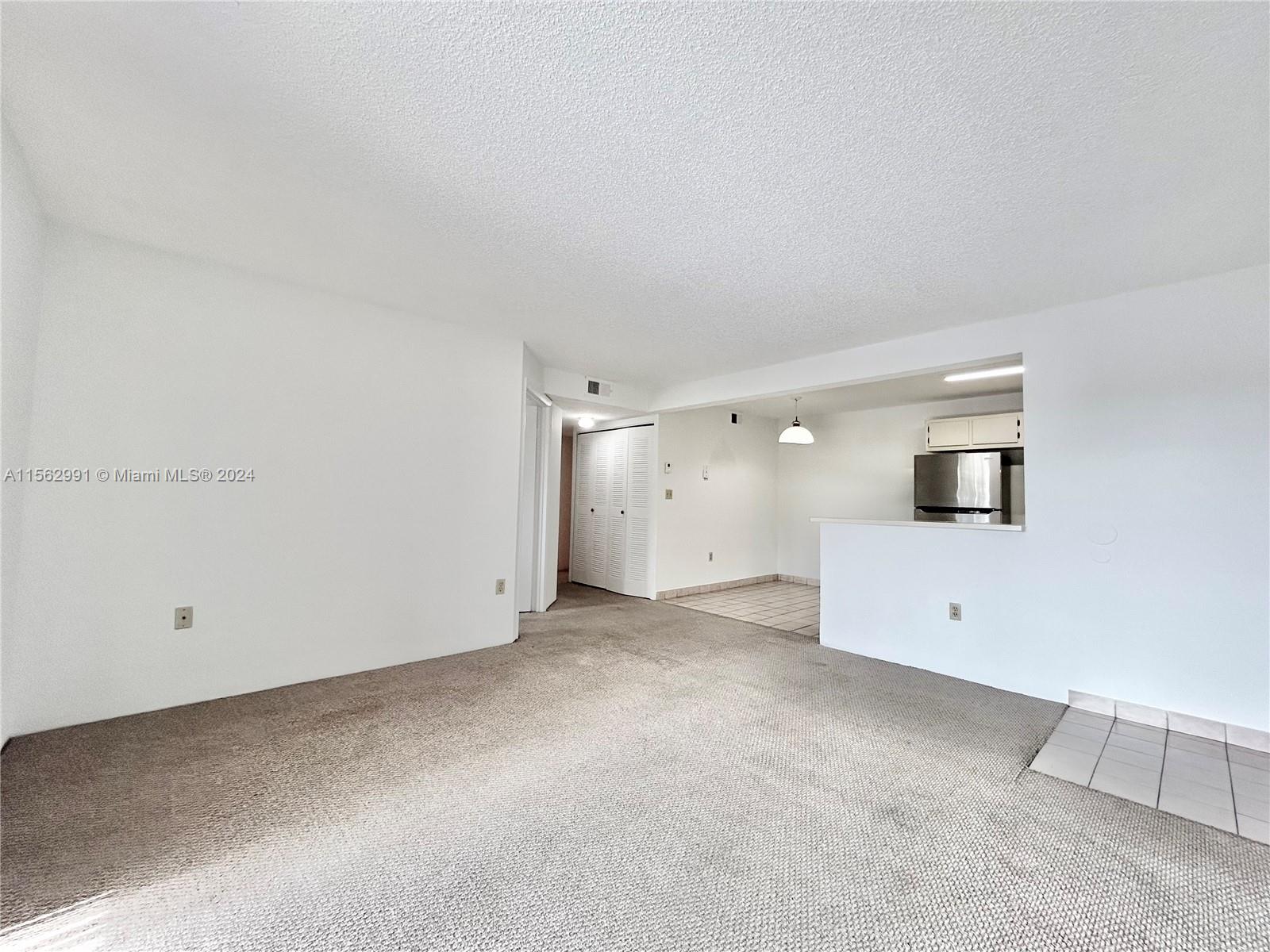 200 W Palm Cir W 305, Pembroke Pines, Florida 33025, 2 Bedrooms Bedrooms, ,1 BathroomBathrooms,Residentiallease,For Rent,200 W Palm Cir W 305,A11562991