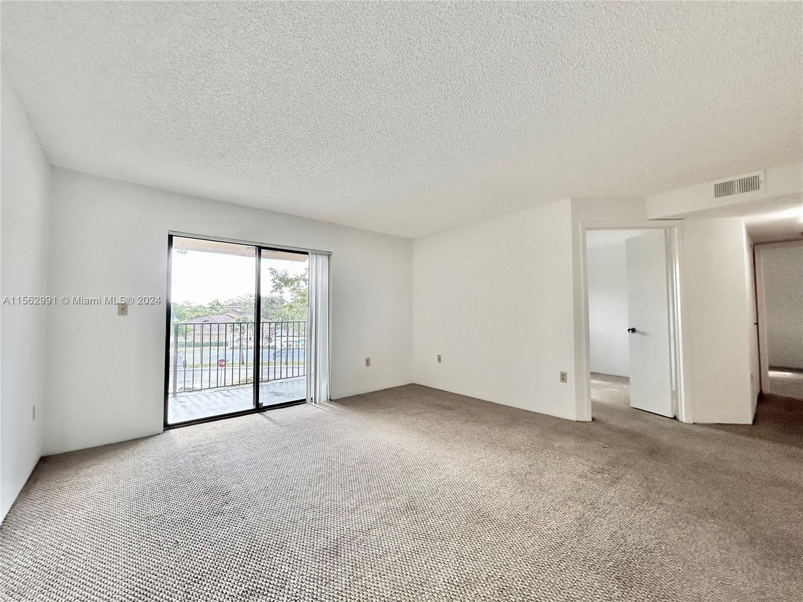 200 W Palm Cir W 305, Pembroke Pines, Florida 33025, 2 Bedrooms Bedrooms, ,1 BathroomBathrooms,Residentiallease,For Rent,200 W Palm Cir W 305,A11562991