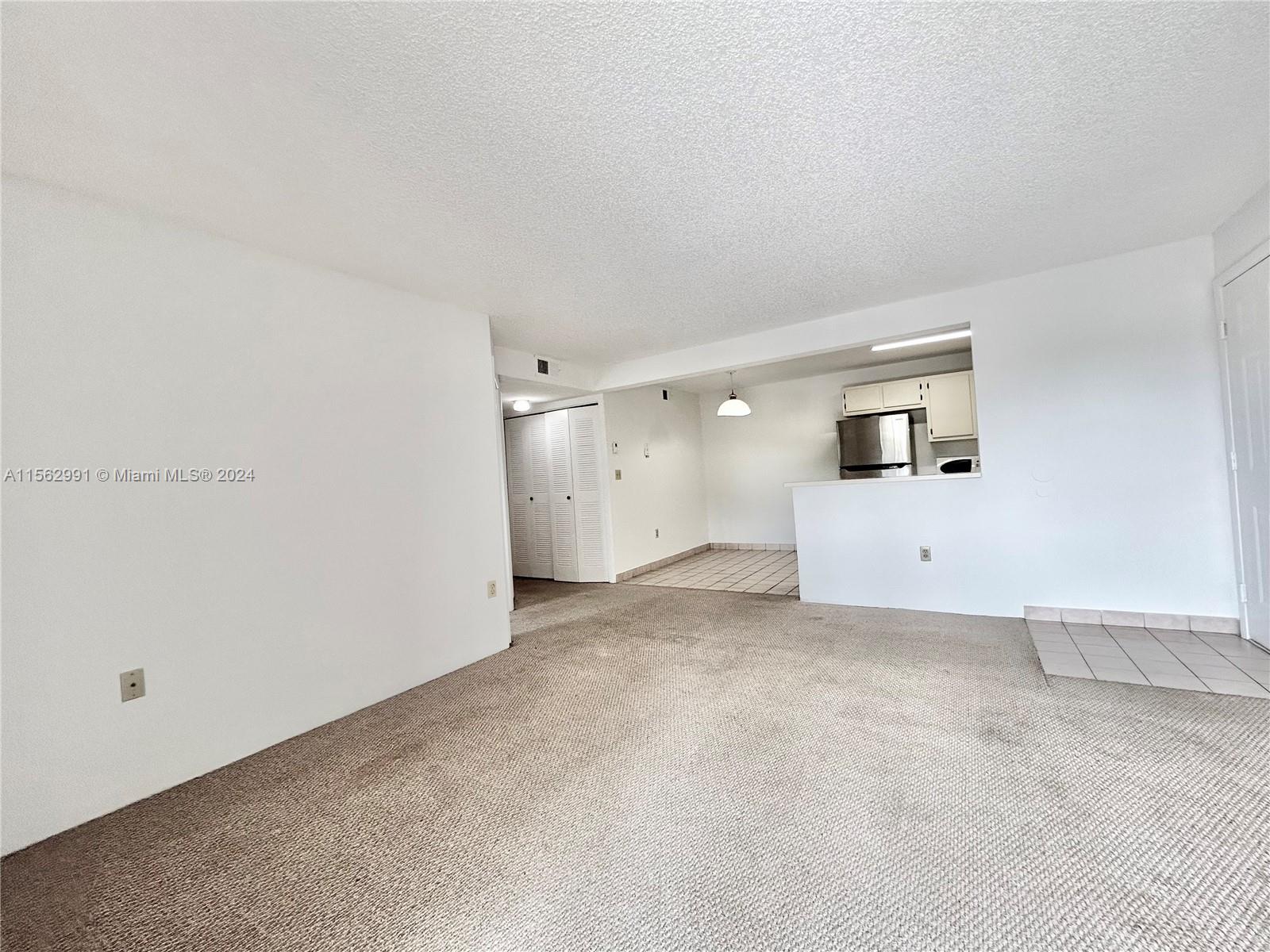 200 W Palm Cir W 305, Pembroke Pines, Florida 33025, 2 Bedrooms Bedrooms, ,1 BathroomBathrooms,Residentiallease,For Rent,200 W Palm Cir W 305,A11562991