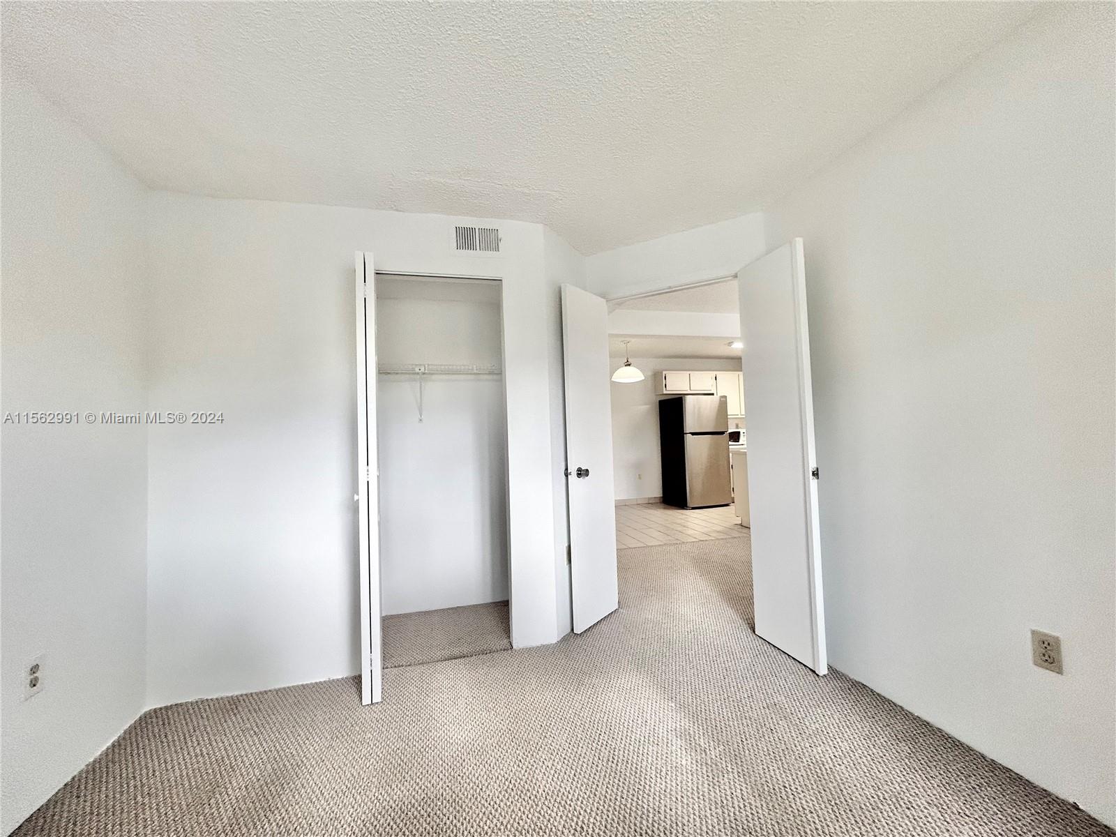 200 W Palm Cir W 305, Pembroke Pines, Florida 33025, 2 Bedrooms Bedrooms, ,1 BathroomBathrooms,Residentiallease,For Rent,200 W Palm Cir W 305,A11562991