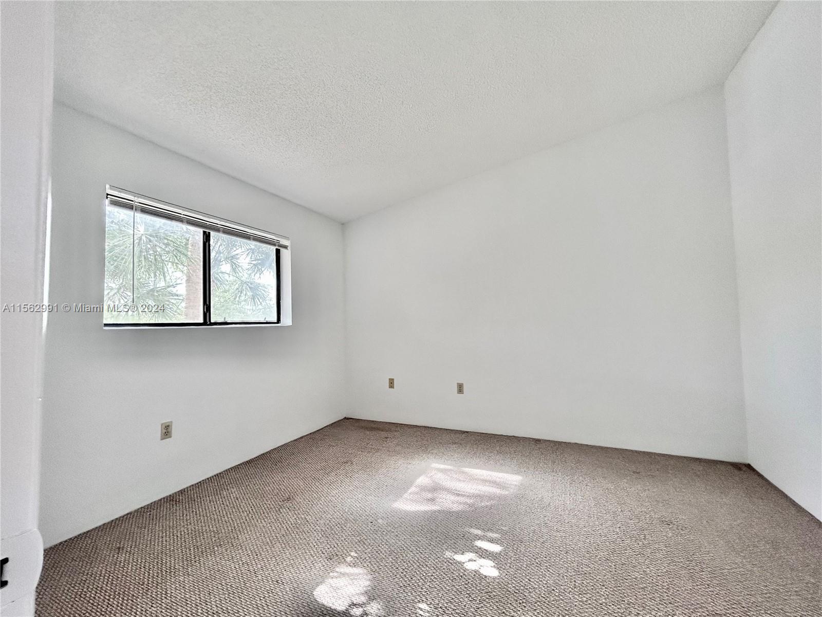 200 W Palm Cir W 305, Pembroke Pines, Florida 33025, 2 Bedrooms Bedrooms, ,1 BathroomBathrooms,Residentiallease,For Rent,200 W Palm Cir W 305,A11562991