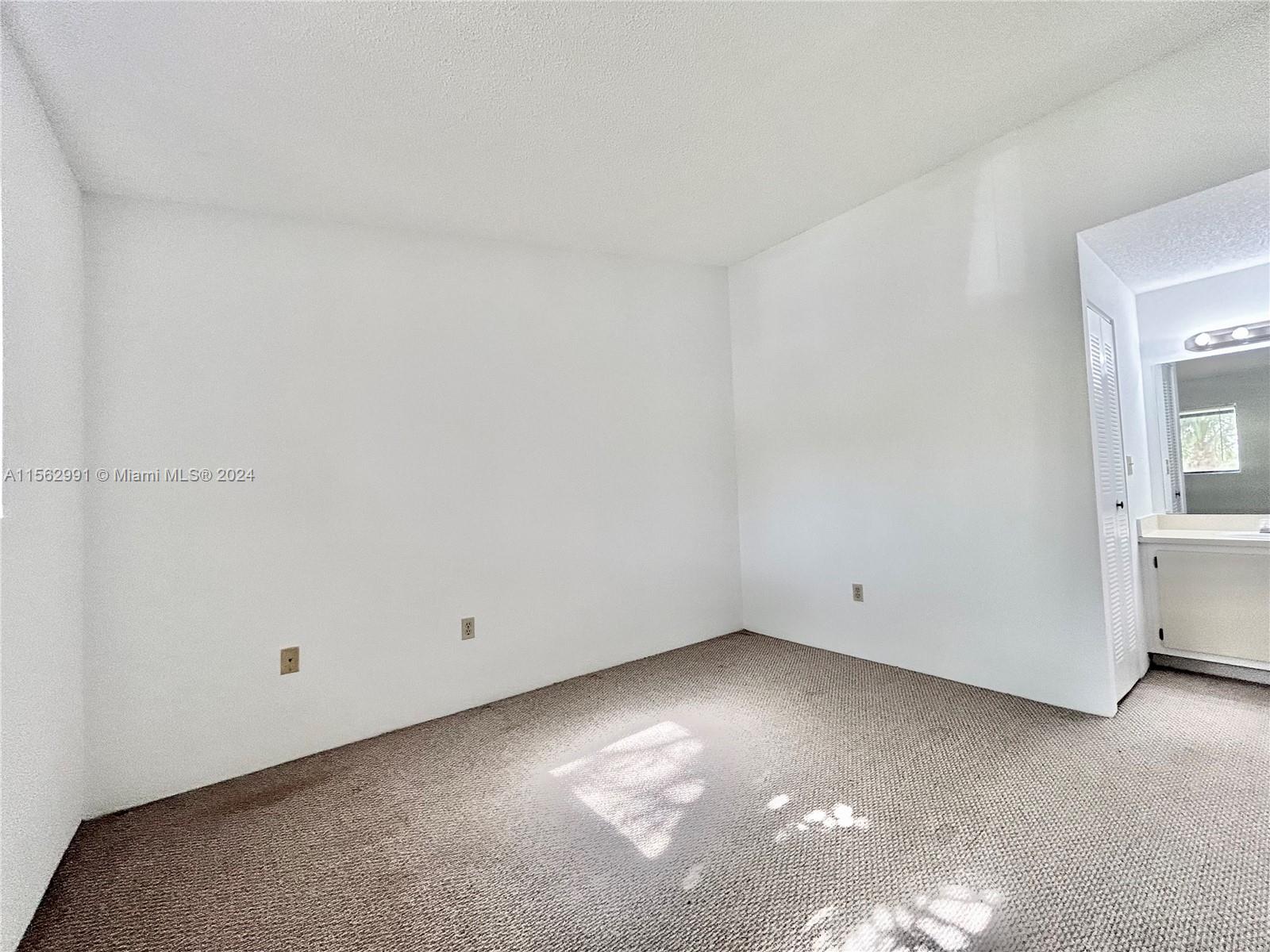 200 W Palm Cir W 305, Pembroke Pines, Florida 33025, 2 Bedrooms Bedrooms, ,1 BathroomBathrooms,Residentiallease,For Rent,200 W Palm Cir W 305,A11562991
