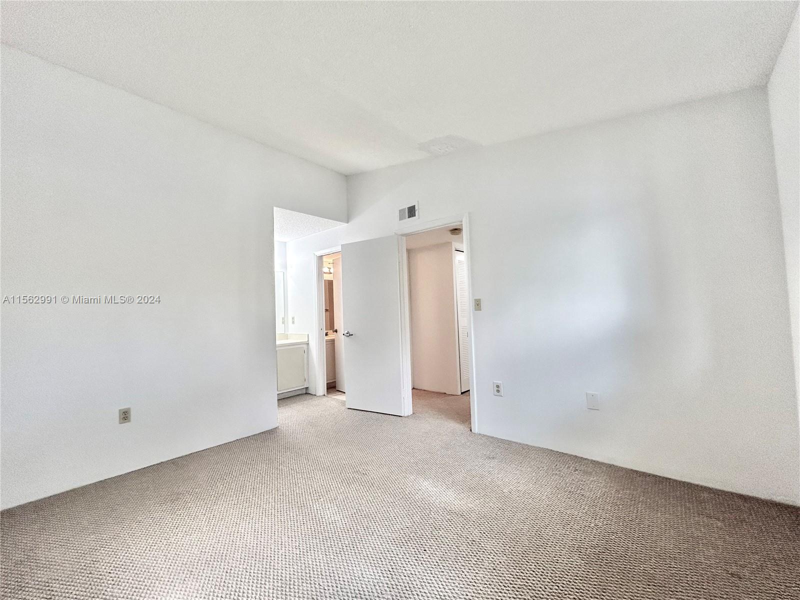 200 W Palm Cir W 305, Pembroke Pines, Florida 33025, 2 Bedrooms Bedrooms, ,1 BathroomBathrooms,Residentiallease,For Rent,200 W Palm Cir W 305,A11562991