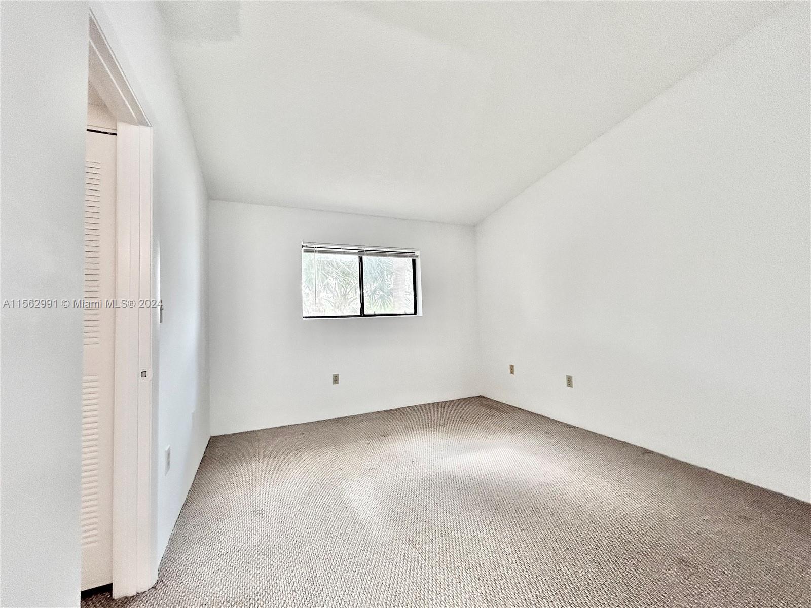 200 W Palm Cir W 305, Pembroke Pines, Florida 33025, 2 Bedrooms Bedrooms, ,1 BathroomBathrooms,Residentiallease,For Rent,200 W Palm Cir W 305,A11562991