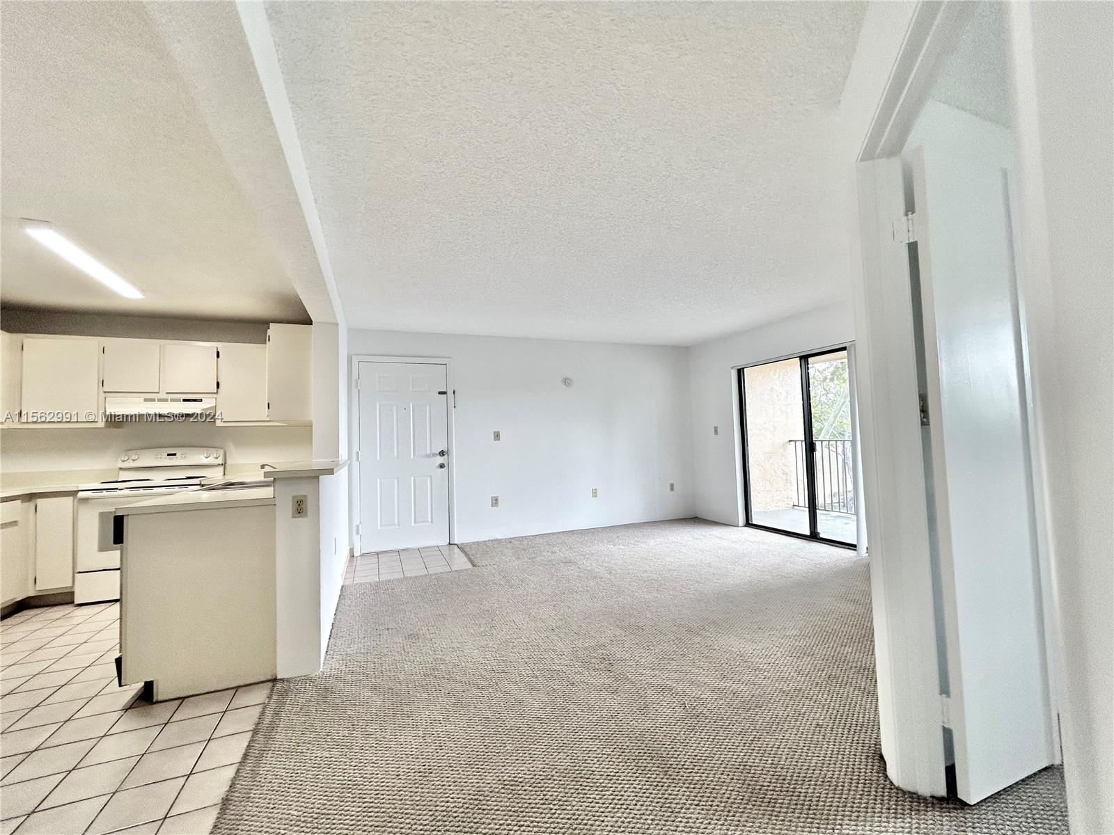 200 W Palm Cir W 305, Pembroke Pines, Florida 33025, 2 Bedrooms Bedrooms, ,1 BathroomBathrooms,Residentiallease,For Rent,200 W Palm Cir W 305,A11562991