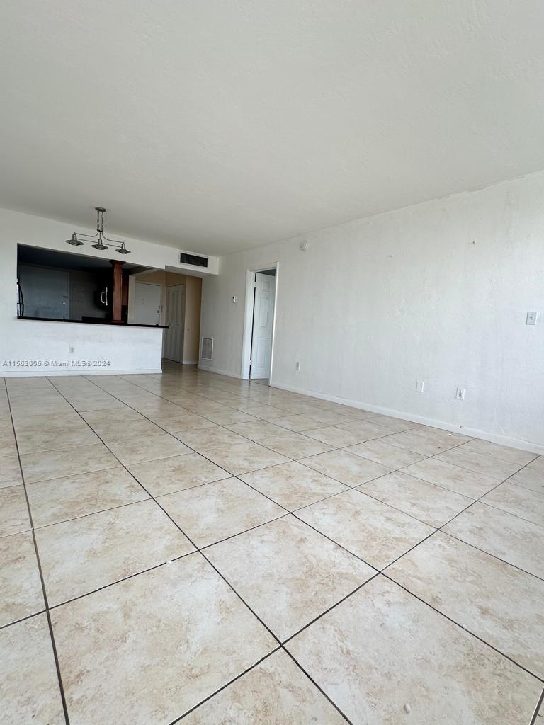 2175 NE 170th St 305, North Miami Beach, Florida 33162, 1 Bedroom Bedrooms, ,1 BathroomBathrooms,Residentiallease,For Rent,2175 NE 170th St 305,A11563006