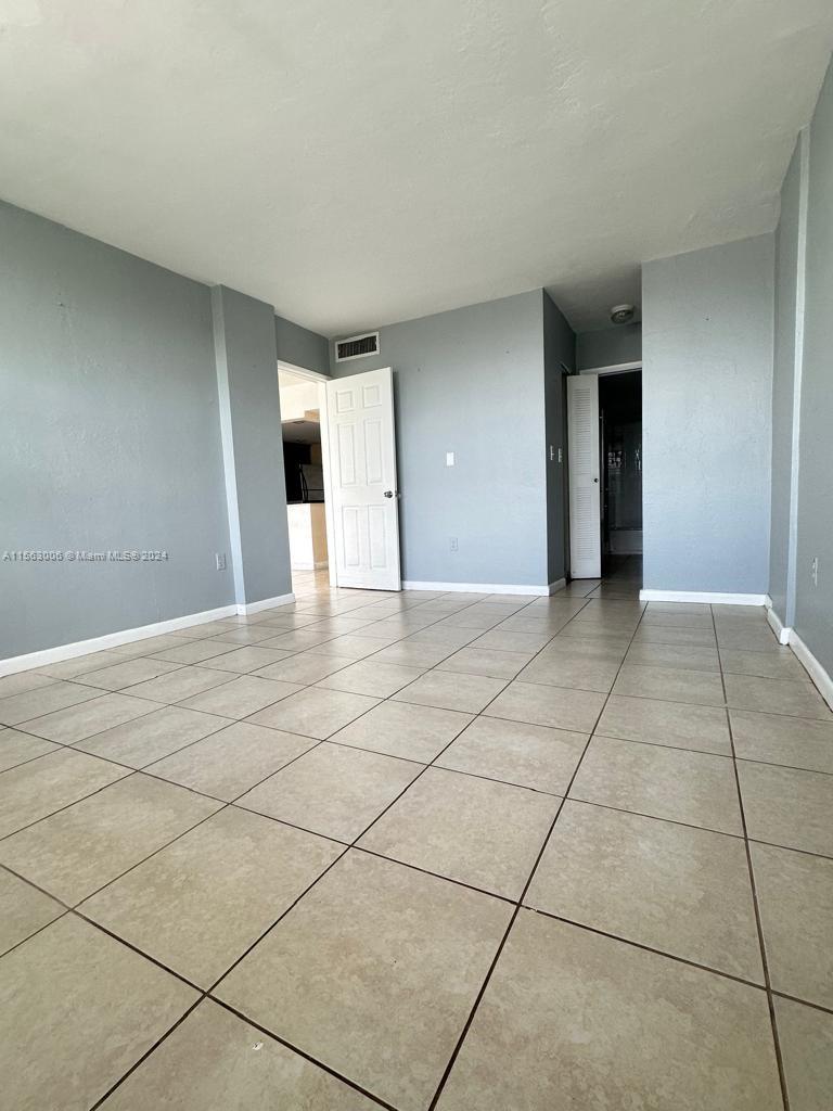 2175 NE 170th St 305, North Miami Beach, Florida 33162, 1 Bedroom Bedrooms, ,1 BathroomBathrooms,Residentiallease,For Rent,2175 NE 170th St 305,A11563006