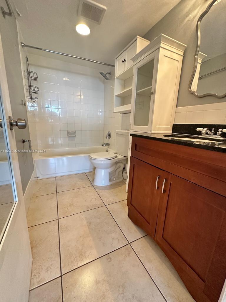 2175 NE 170th St 305, North Miami Beach, Florida 33162, 1 Bedroom Bedrooms, ,1 BathroomBathrooms,Residentiallease,For Rent,2175 NE 170th St 305,A11563006