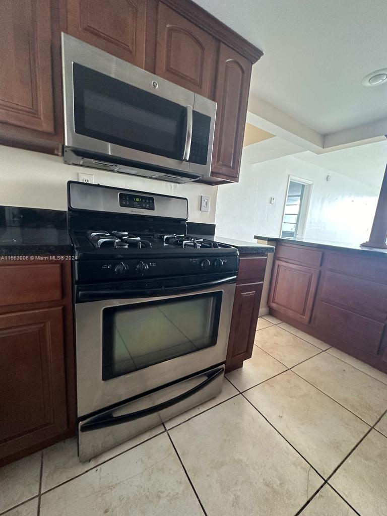 2175 NE 170th St 305, North Miami Beach, Florida 33162, 1 Bedroom Bedrooms, ,1 BathroomBathrooms,Residentiallease,For Rent,2175 NE 170th St 305,A11563006