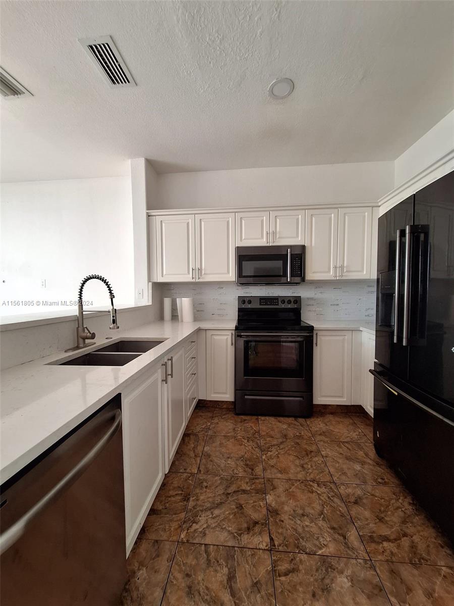 5590 NW 107th Ave 1104, Doral, Florida 33178, 3 Bedrooms Bedrooms, ,2 BathroomsBathrooms,Residentiallease,For Rent,5590 NW 107th Ave 1104,A11561805