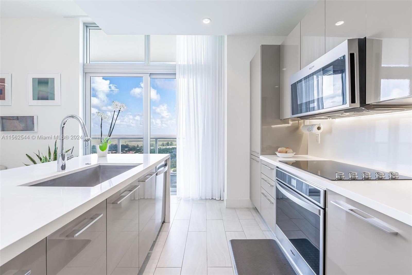 2000 Metropica Way 2601, Sunrise, Florida 33323, 3 Bedrooms Bedrooms, ,3 BathroomsBathrooms,Residential,For Sale,2000 Metropica Way 2601,A11562544