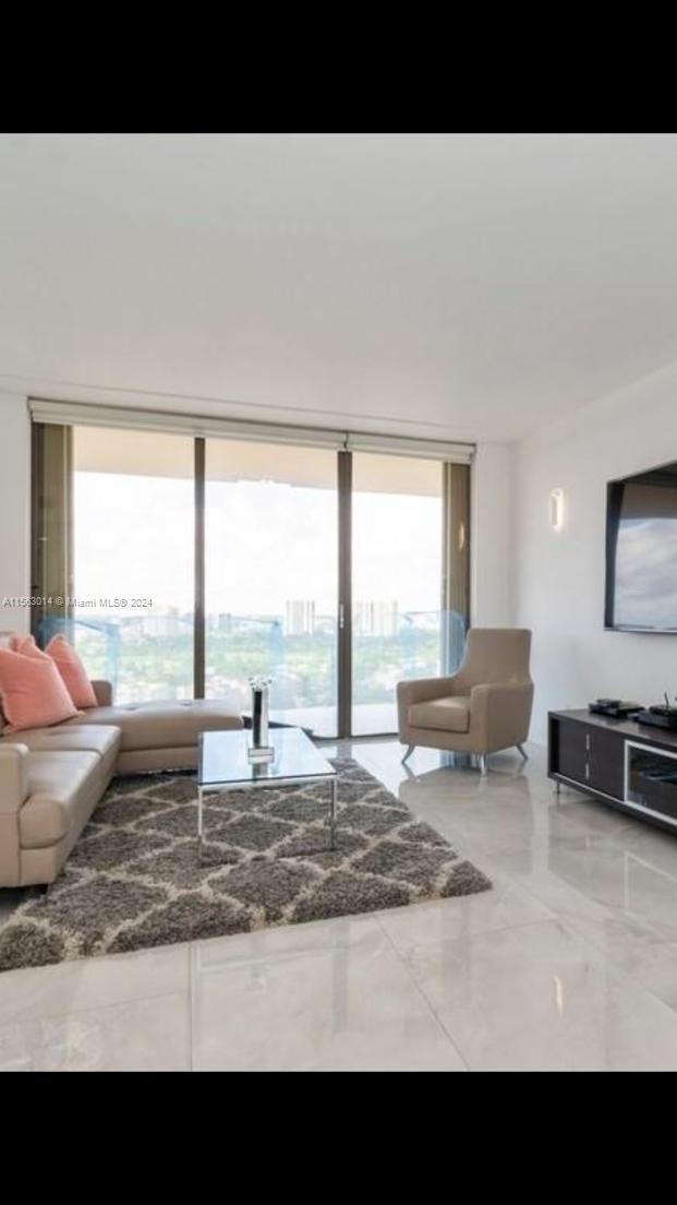 Aventura, Florida 33180, 1 Bedroom Bedrooms, ,1 BathroomBathrooms,Residential,For Sale,A11563014