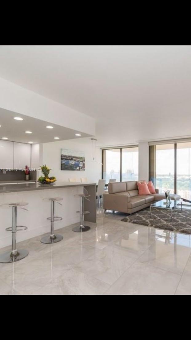 Aventura, Florida 33180, 1 Bedroom Bedrooms, ,1 BathroomBathrooms,Residential,For Sale,A11563014