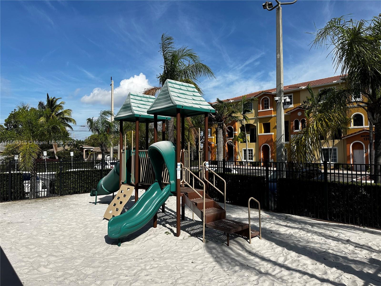 111 NW 2nd Ave 14, Hallandale Beach, Florida 33009, 3 Bedrooms Bedrooms, ,2 BathroomsBathrooms,Residential,For Sale,111 NW 2nd Ave 14,A11563015