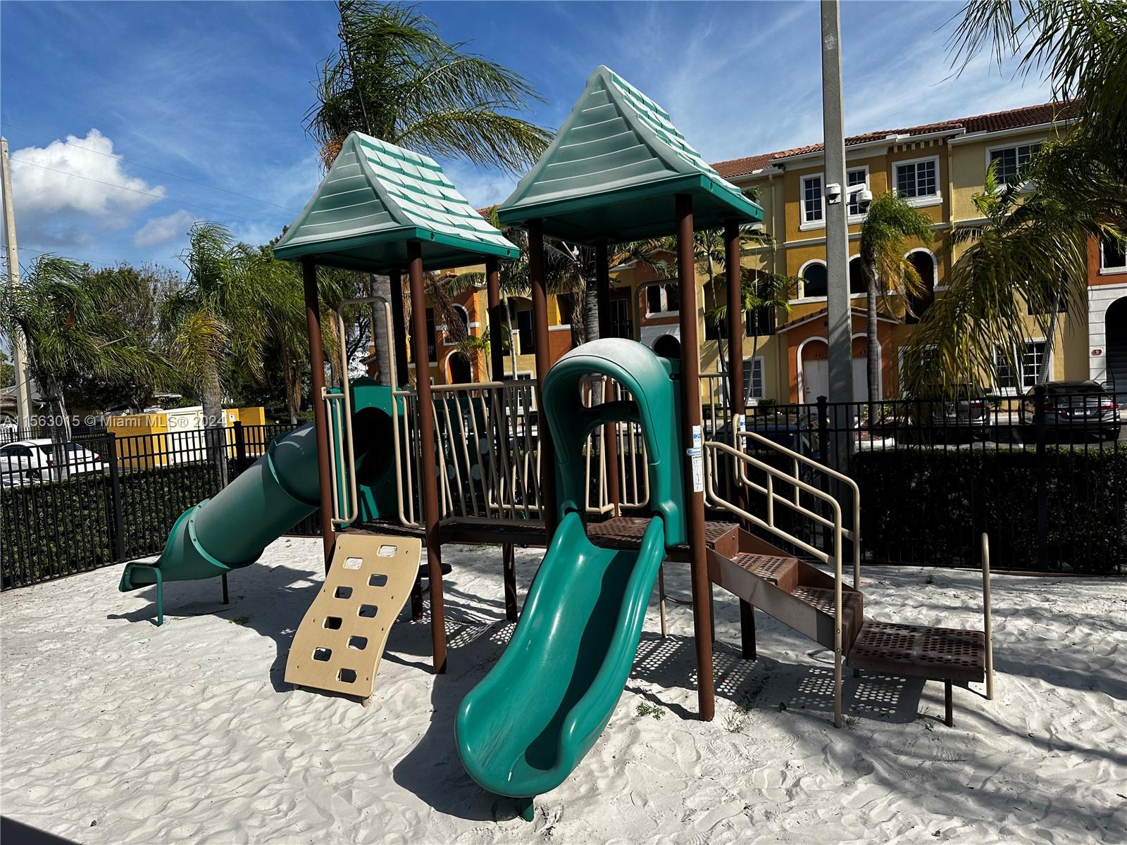 111 NW 2nd Ave 14, Hallandale Beach, Florida 33009, 3 Bedrooms Bedrooms, ,2 BathroomsBathrooms,Residential,For Sale,111 NW 2nd Ave 14,A11563015