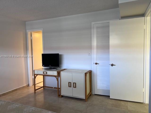 691 S Hollybrook Dr 104, Pembroke Pines, Florida 33025, 2 Bedrooms Bedrooms, ,2 BathroomsBathrooms,Residential,For Sale,691 S Hollybrook Dr 104,A11562125