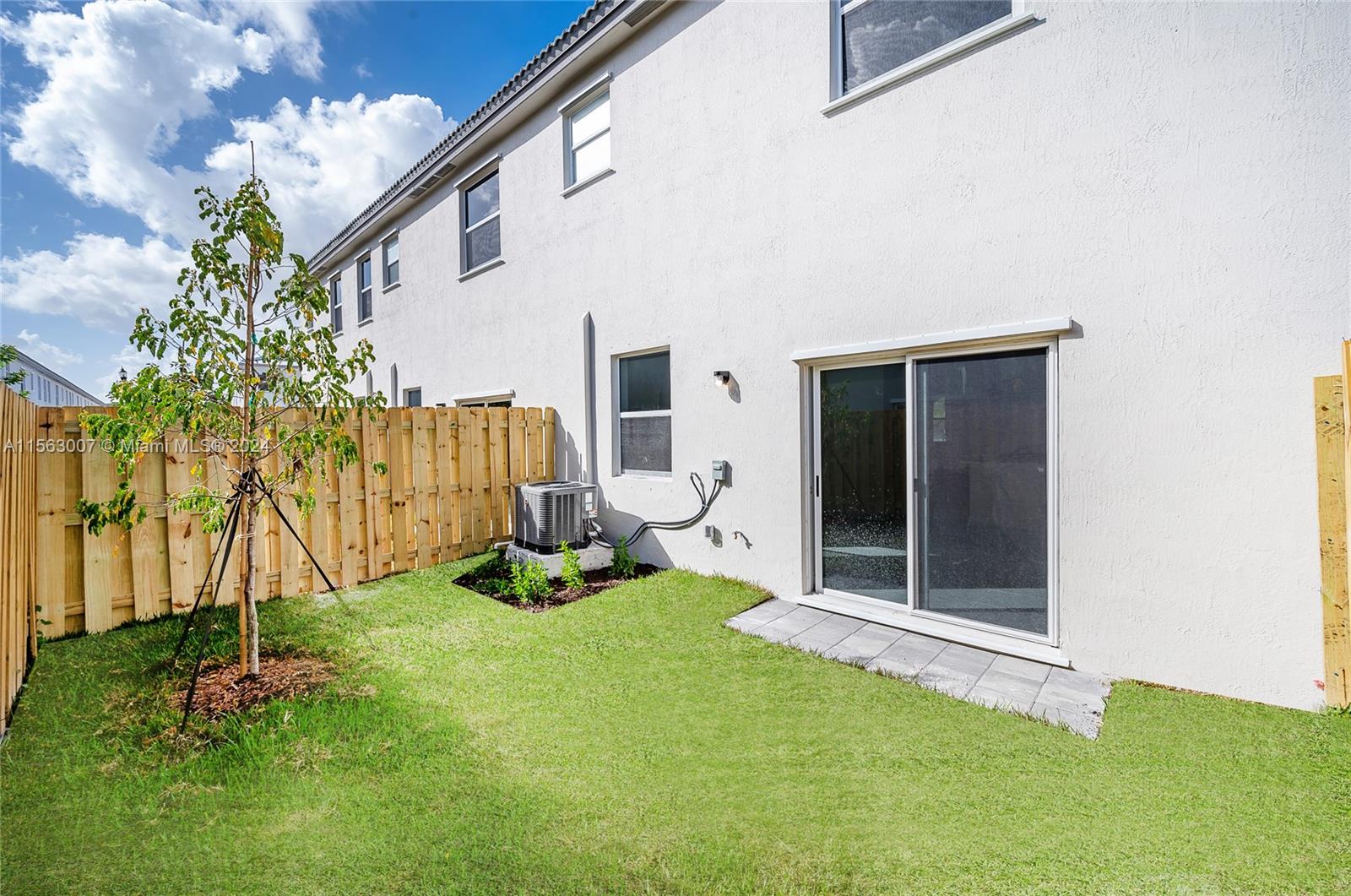 2642 SE 10 street, Homestead, Florida 33035, 3 Bedrooms Bedrooms, ,2 BathroomsBathrooms,Residentiallease,For Rent,2642 SE 10 street,A11563007