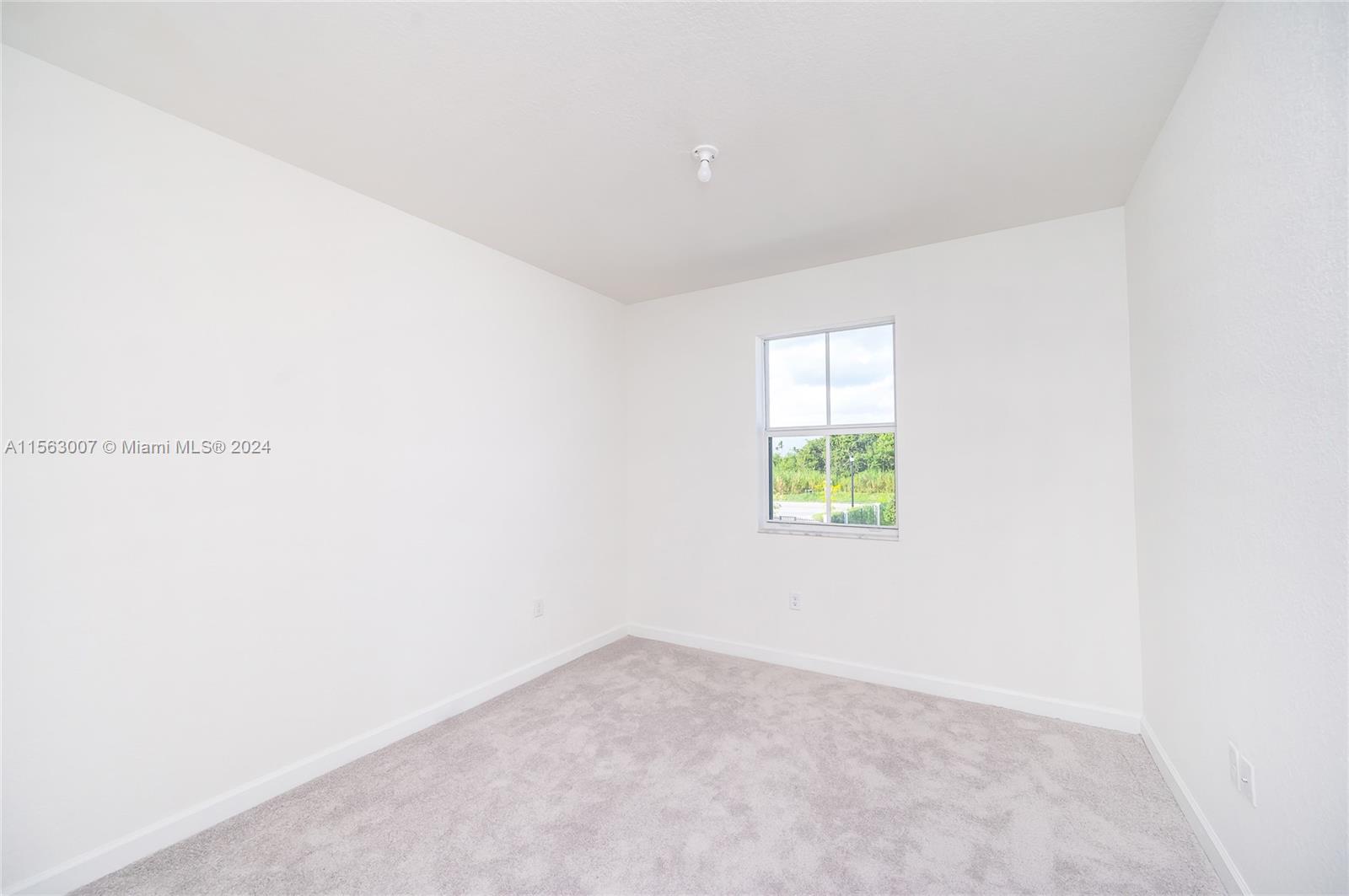 2642 SE 10 street, Homestead, Florida 33035, 3 Bedrooms Bedrooms, ,2 BathroomsBathrooms,Residentiallease,For Rent,2642 SE 10 street,A11563007