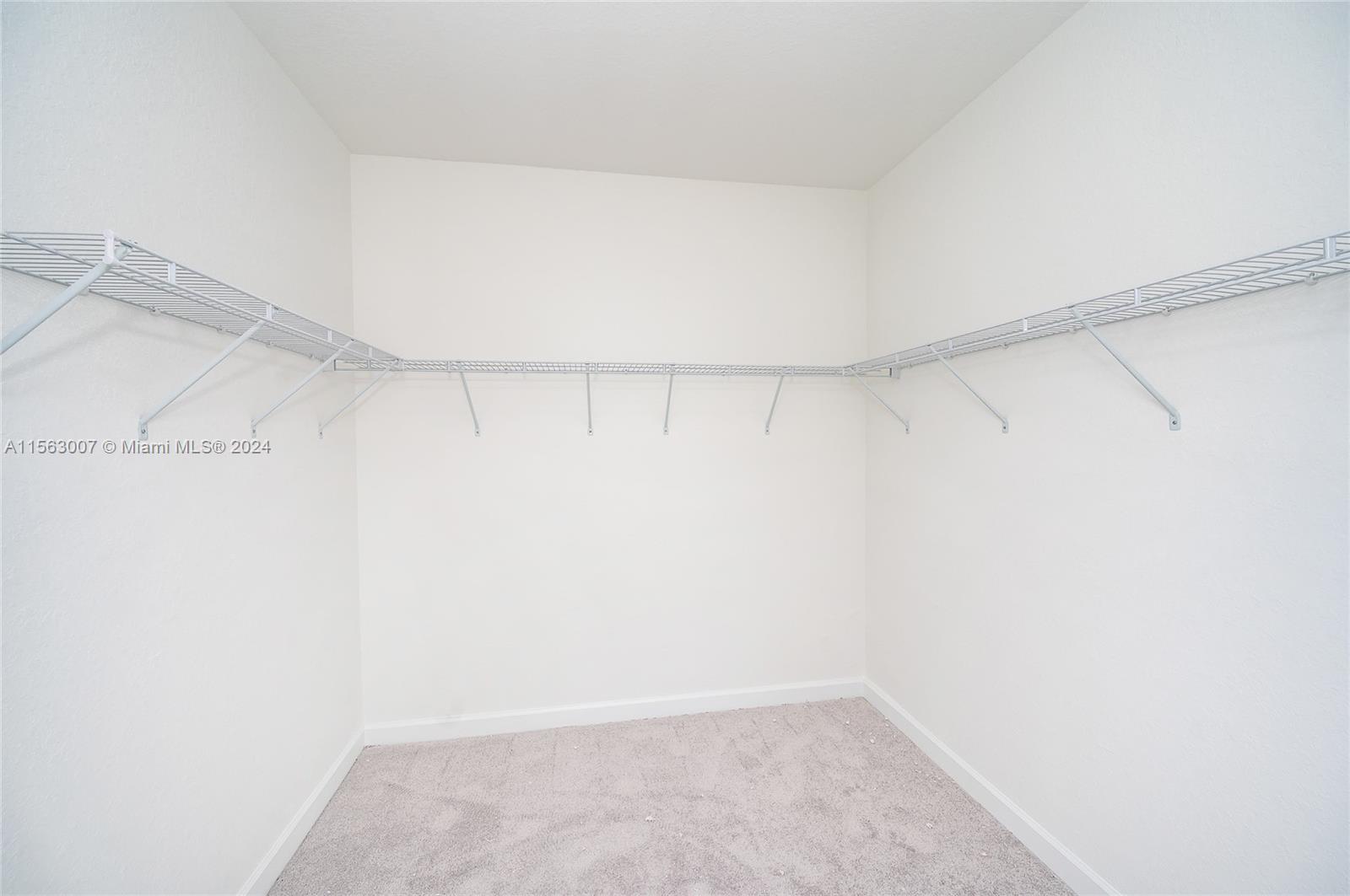 2642 SE 10 street, Homestead, Florida 33035, 3 Bedrooms Bedrooms, ,2 BathroomsBathrooms,Residentiallease,For Rent,2642 SE 10 street,A11563007