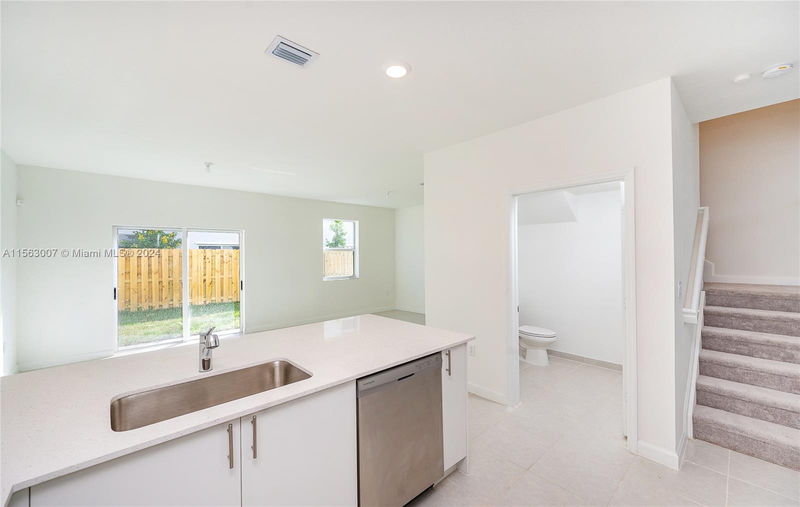 2642 SE 10 street, Homestead, Florida 33035, 3 Bedrooms Bedrooms, ,2 BathroomsBathrooms,Residentiallease,For Rent,2642 SE 10 street,A11563007