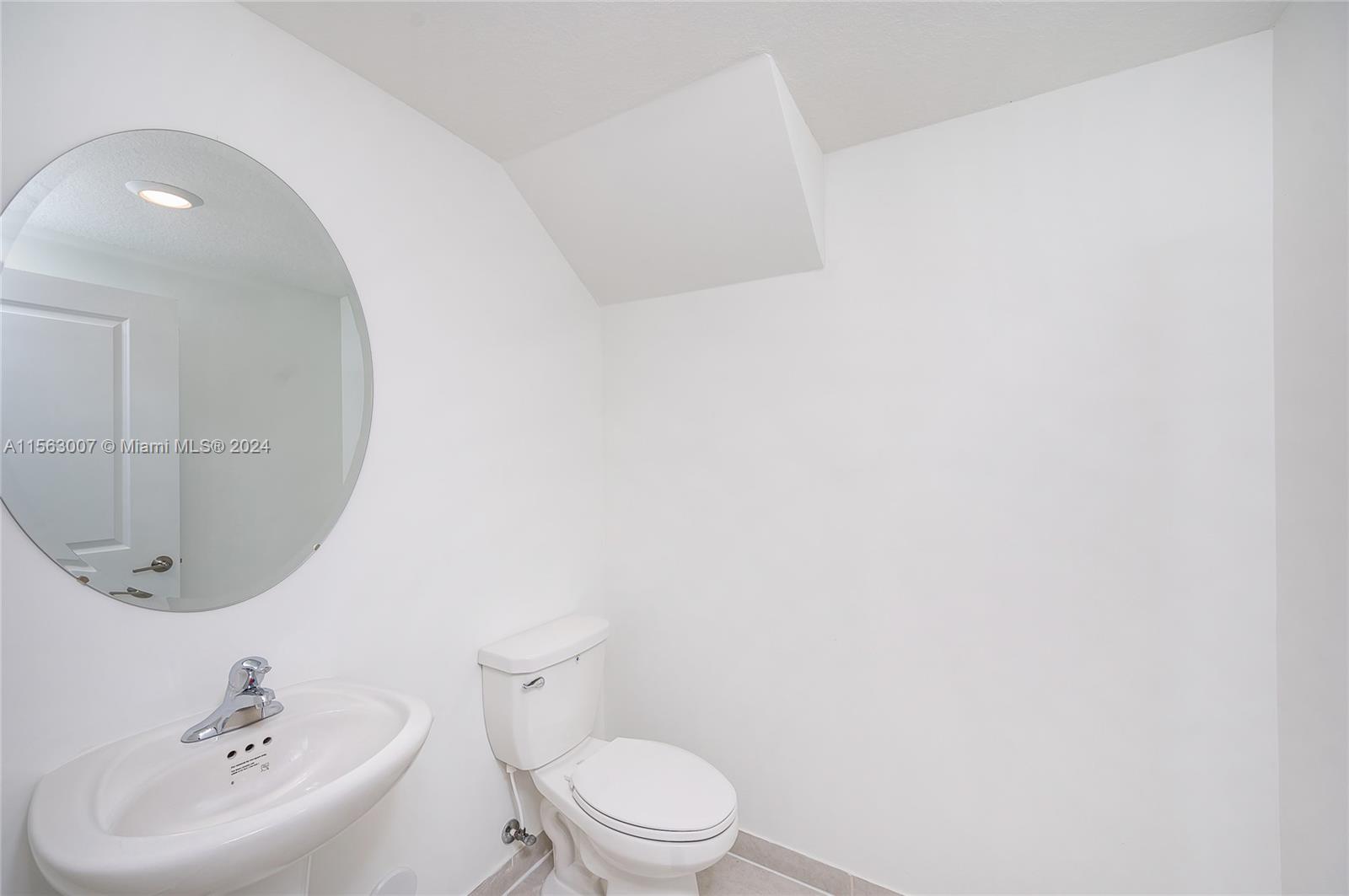 2642 SE 10 street, Homestead, Florida 33035, 3 Bedrooms Bedrooms, ,2 BathroomsBathrooms,Residentiallease,For Rent,2642 SE 10 street,A11563007