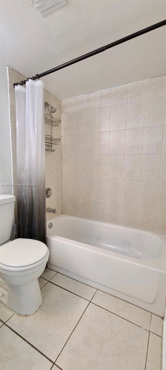 9682 Fontainebleau Blvd 304, Miami, Florida 33172, 2 Bedrooms Bedrooms, ,2 BathroomsBathrooms,Residential,For Sale,9682 Fontainebleau Blvd 304,A11560764