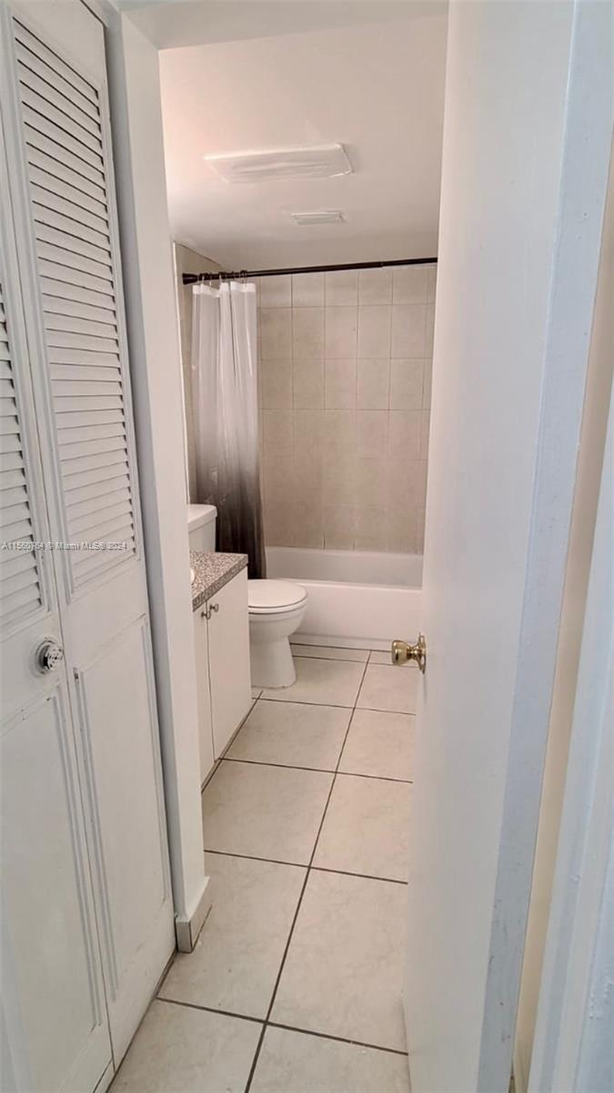 9682 Fontainebleau Blvd 304, Miami, Florida 33172, 2 Bedrooms Bedrooms, ,2 BathroomsBathrooms,Residential,For Sale,9682 Fontainebleau Blvd 304,A11560764