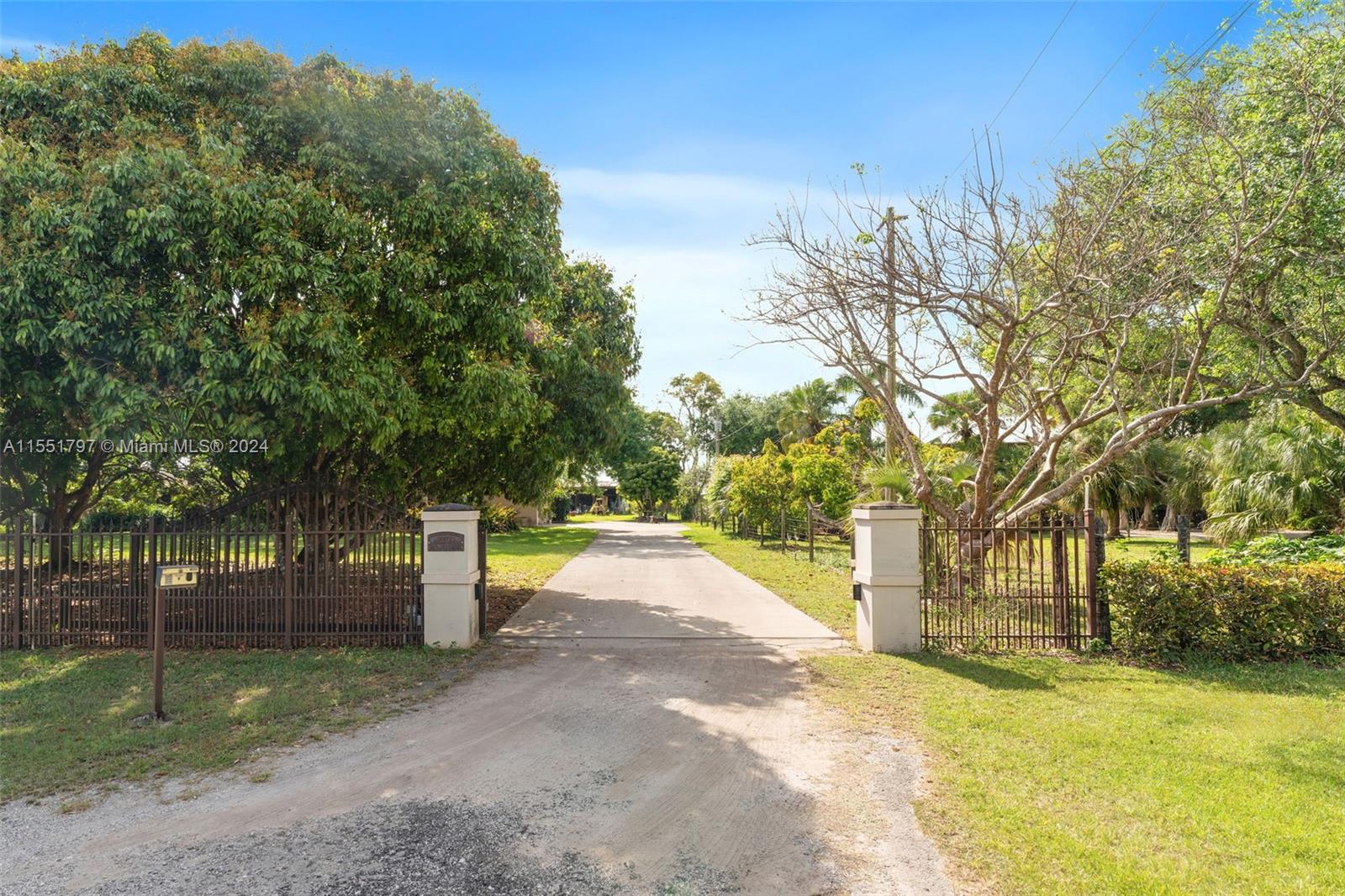 28700 SW 192nd Ave  For Sale A11551797, FL