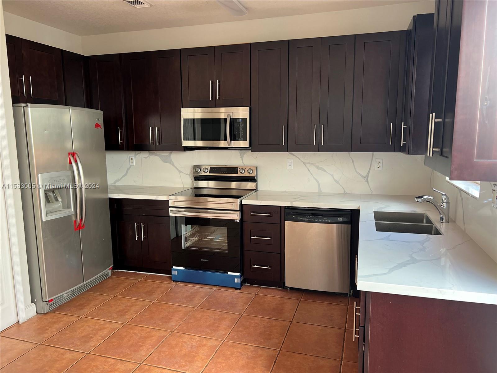 5400 NW 107th Ave 410, Doral, Florida 33178, 3 Bedrooms Bedrooms, ,3 BathroomsBathrooms,Residentiallease,For Rent,5400 NW 107th Ave 410,A11563005