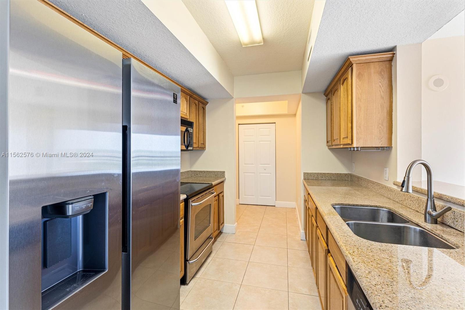 4242 NW 2nd St 1211, Miami, Florida 33126, 1 Bedroom Bedrooms, ,1 BathroomBathrooms,Residential,For Sale,4242 NW 2nd St 1211,A11562576