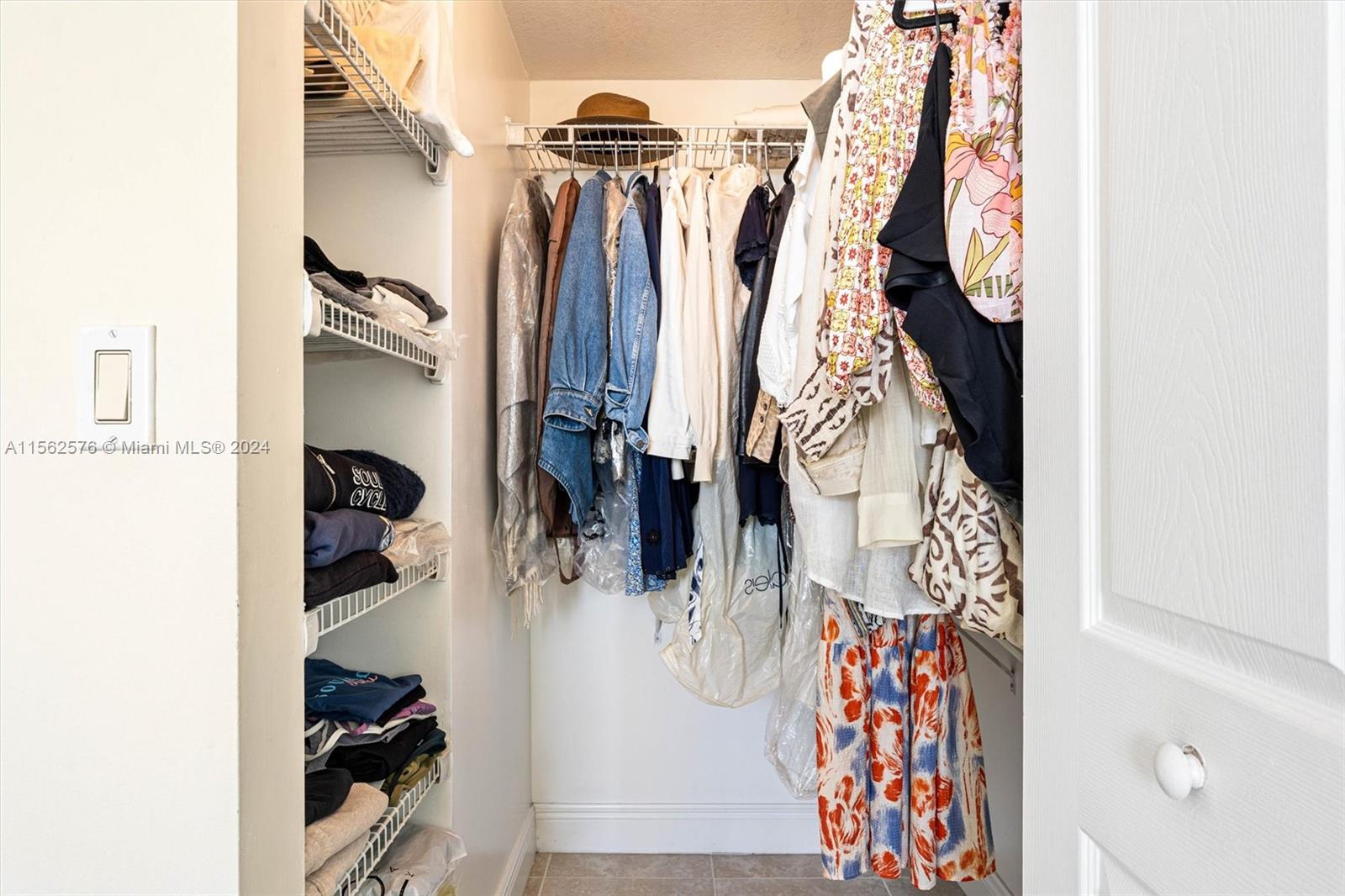 4242 NW 2nd St 1211, Miami, Florida 33126, 1 Bedroom Bedrooms, ,1 BathroomBathrooms,Residential,For Sale,4242 NW 2nd St 1211,A11562576