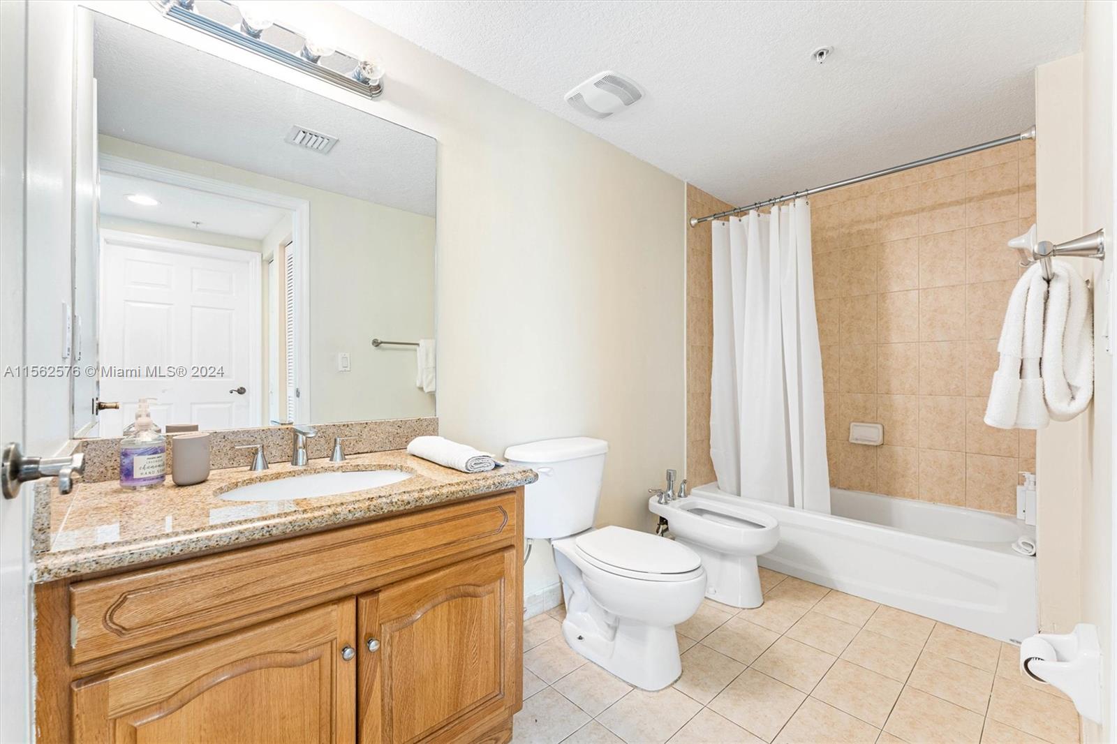 4242 NW 2nd St 1211, Miami, Florida 33126, 1 Bedroom Bedrooms, ,1 BathroomBathrooms,Residential,For Sale,4242 NW 2nd St 1211,A11562576