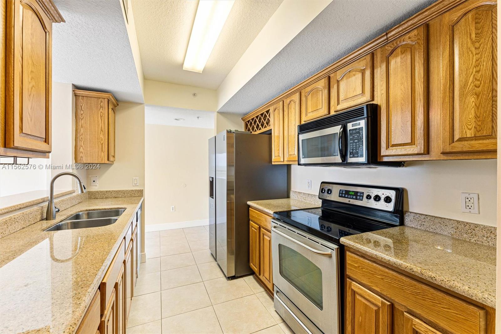 4242 NW 2nd St 1211, Miami, Florida 33126, 1 Bedroom Bedrooms, ,1 BathroomBathrooms,Residential,For Sale,4242 NW 2nd St 1211,A11562576