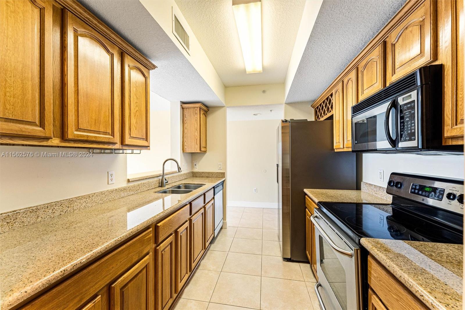 4242 NW 2nd St 1211, Miami, Florida 33126, 1 Bedroom Bedrooms, ,1 BathroomBathrooms,Residential,For Sale,4242 NW 2nd St 1211,A11562576