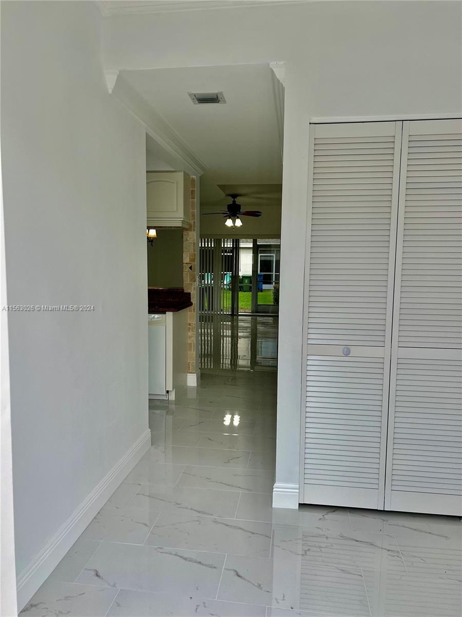5 Whitehead Cir 5, Weston, Florida 33326, 2 Bedrooms Bedrooms, ,2 BathroomsBathrooms,Residentiallease,For Rent,5 Whitehead Cir 5,A11563026