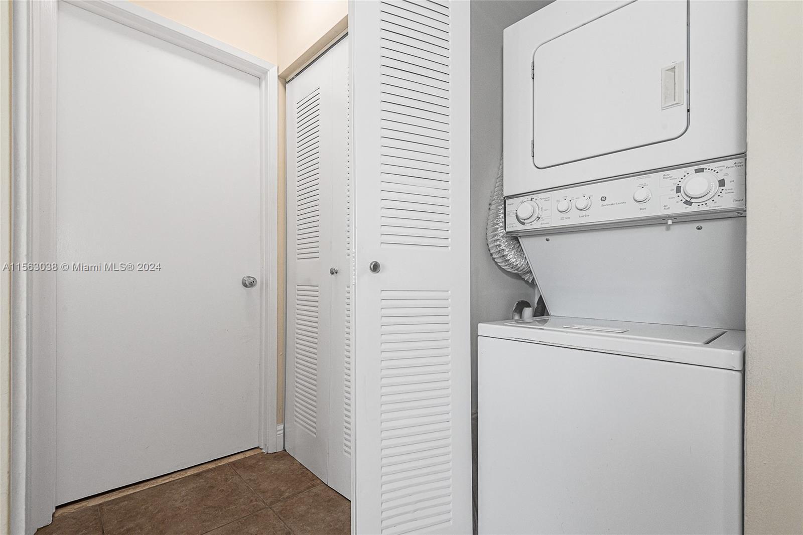 3300 NE 192nd St 711, Aventura, Florida 33180, 2 Bedrooms Bedrooms, ,2 BathroomsBathrooms,Residentiallease,For Rent,3300 NE 192nd St 711,A11563038