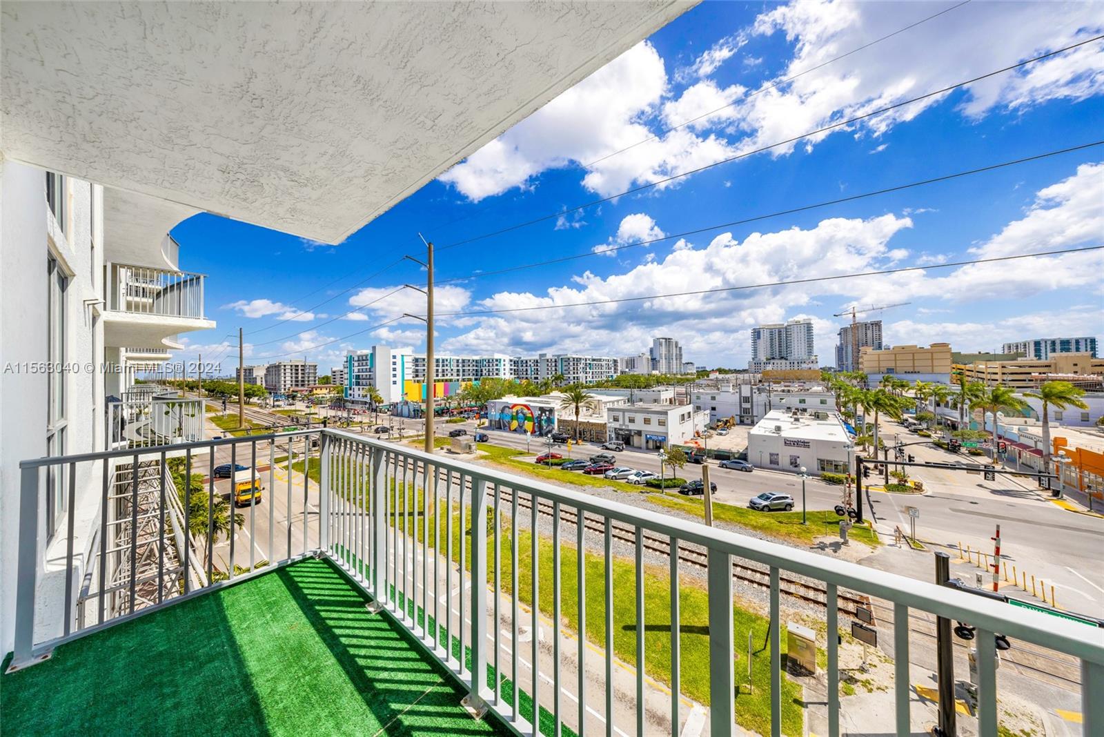 140 S Dixie Hwy 421, Hollywood, Florida 33020, 2 Bedrooms Bedrooms, ,2 BathroomsBathrooms,Residentiallease,For Rent,140 S Dixie Hwy 421,A11563040