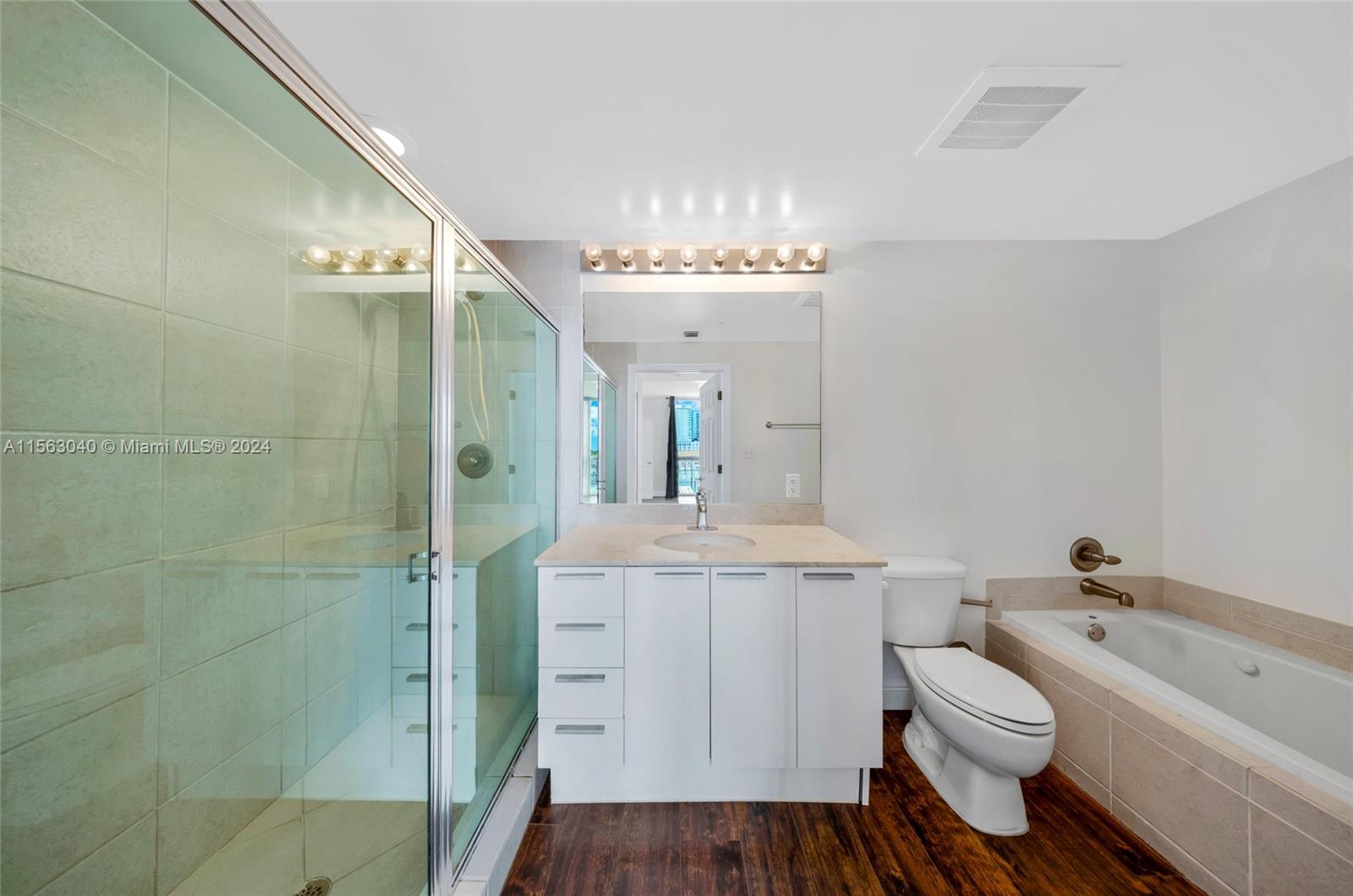 140 S Dixie Hwy 421, Hollywood, Florida 33020, 2 Bedrooms Bedrooms, ,2 BathroomsBathrooms,Residentiallease,For Rent,140 S Dixie Hwy 421,A11563040