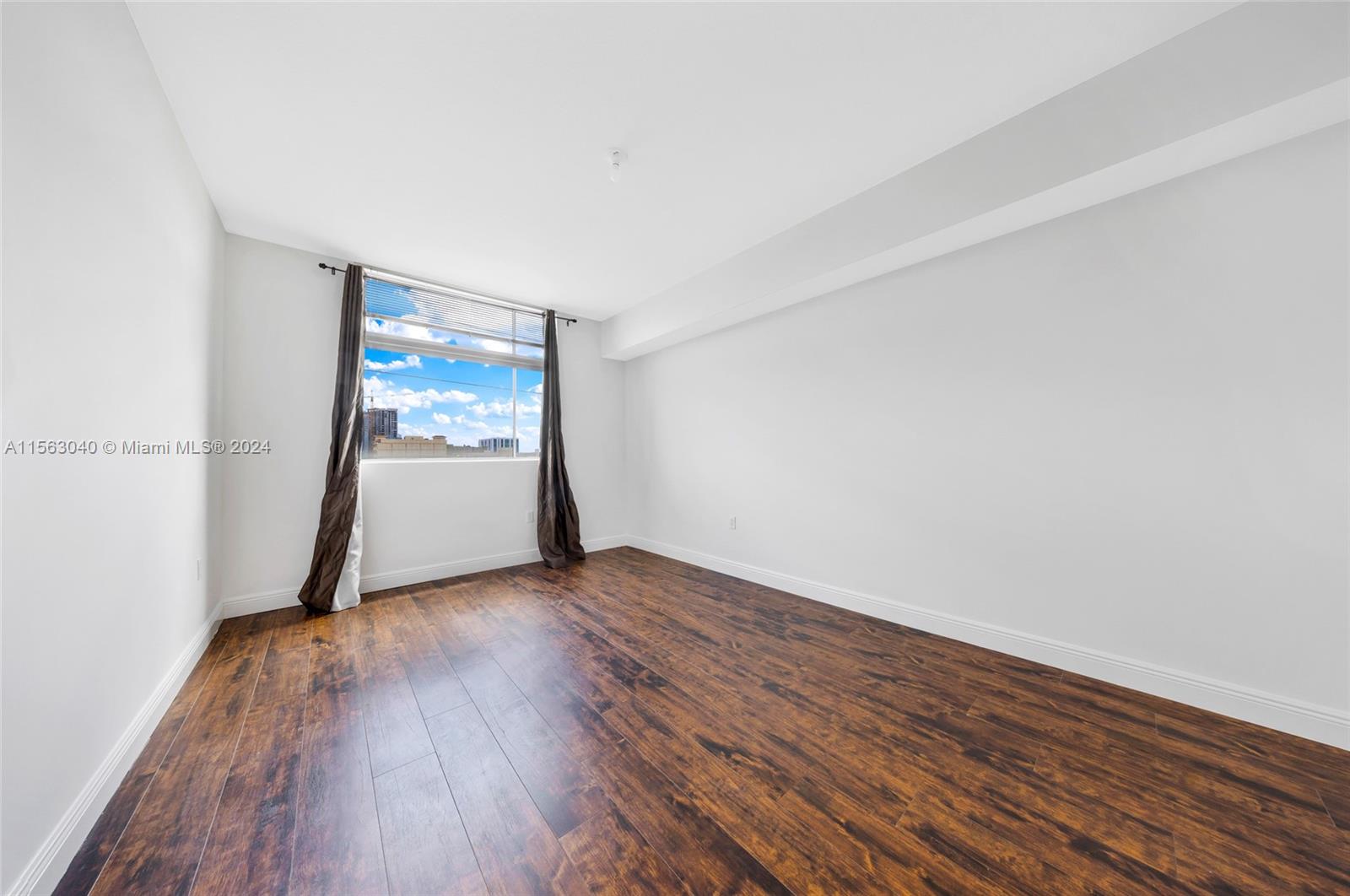 140 S Dixie Hwy 421, Hollywood, Florida 33020, 2 Bedrooms Bedrooms, ,2 BathroomsBathrooms,Residentiallease,For Rent,140 S Dixie Hwy 421,A11563040